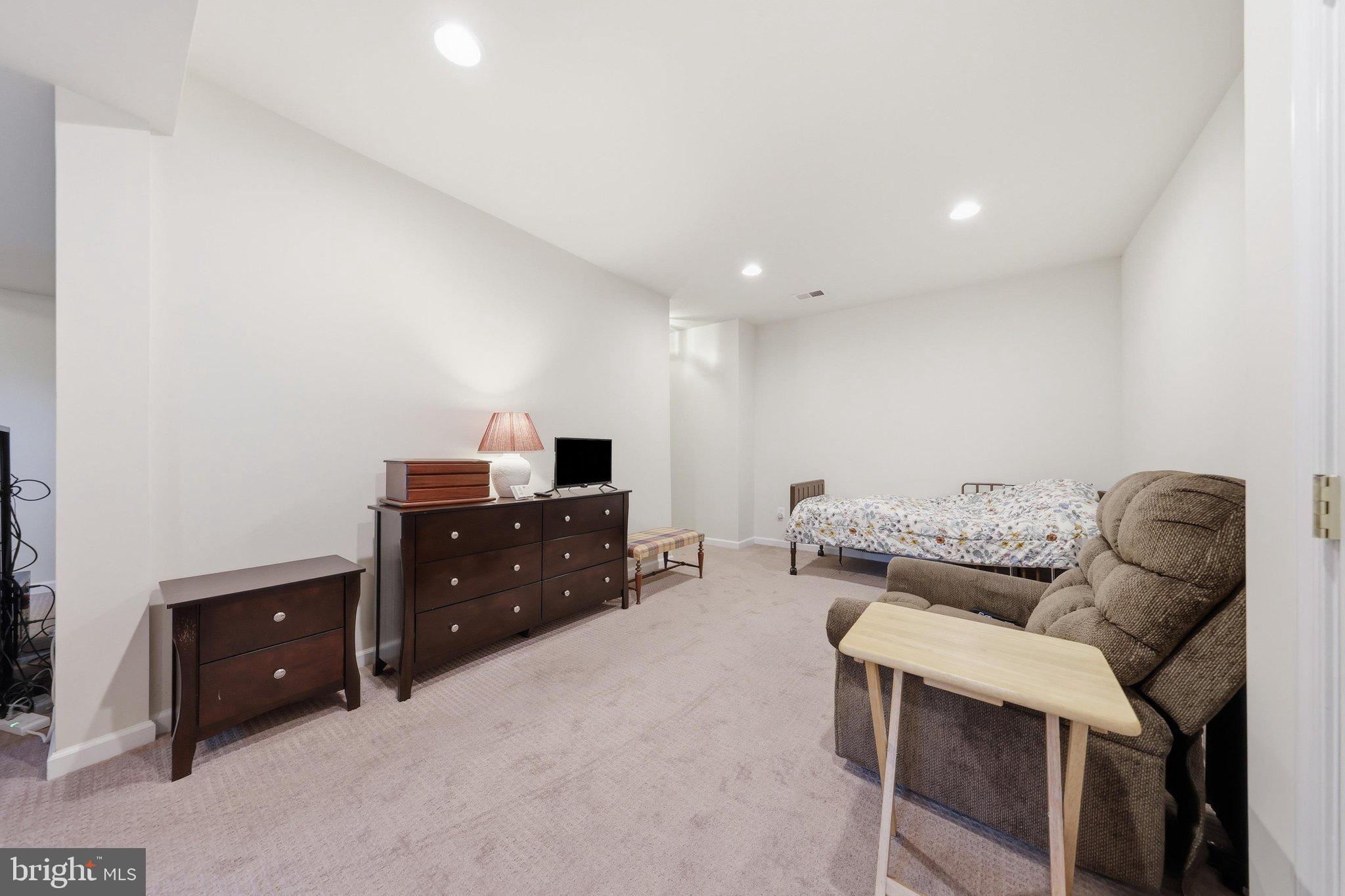 RIVER CREST II - Residential
