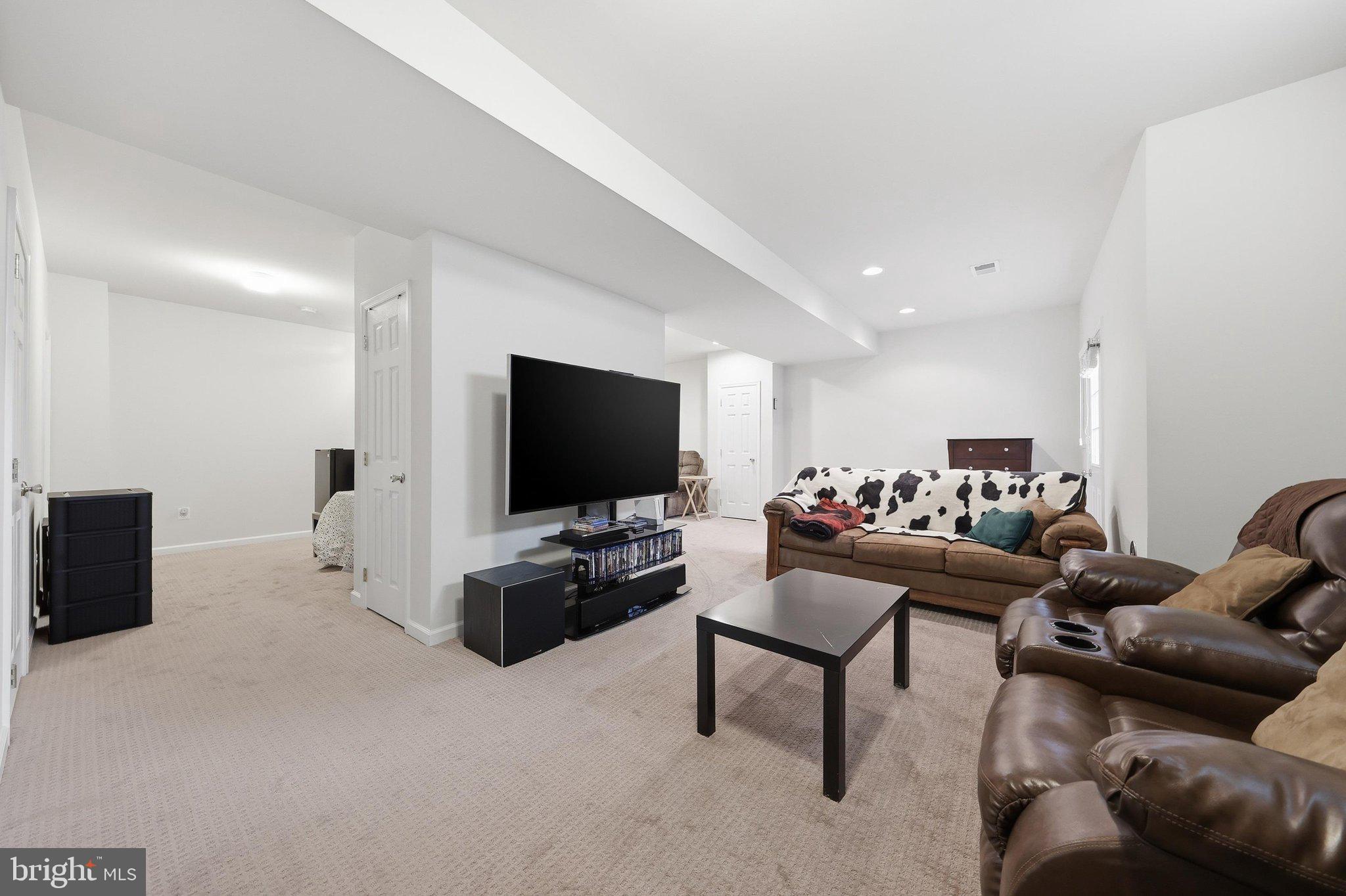 RIVER CREST II - Residential