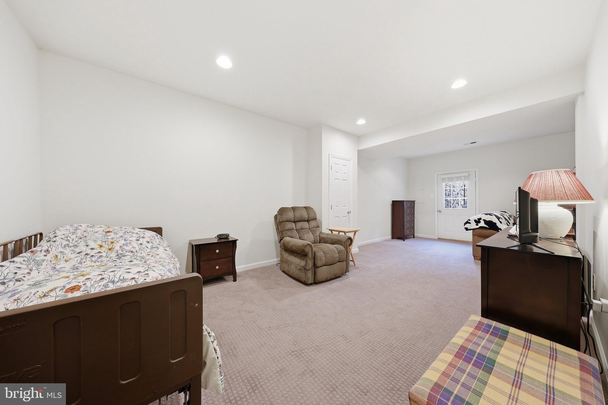 RIVER CREST II - Residential
