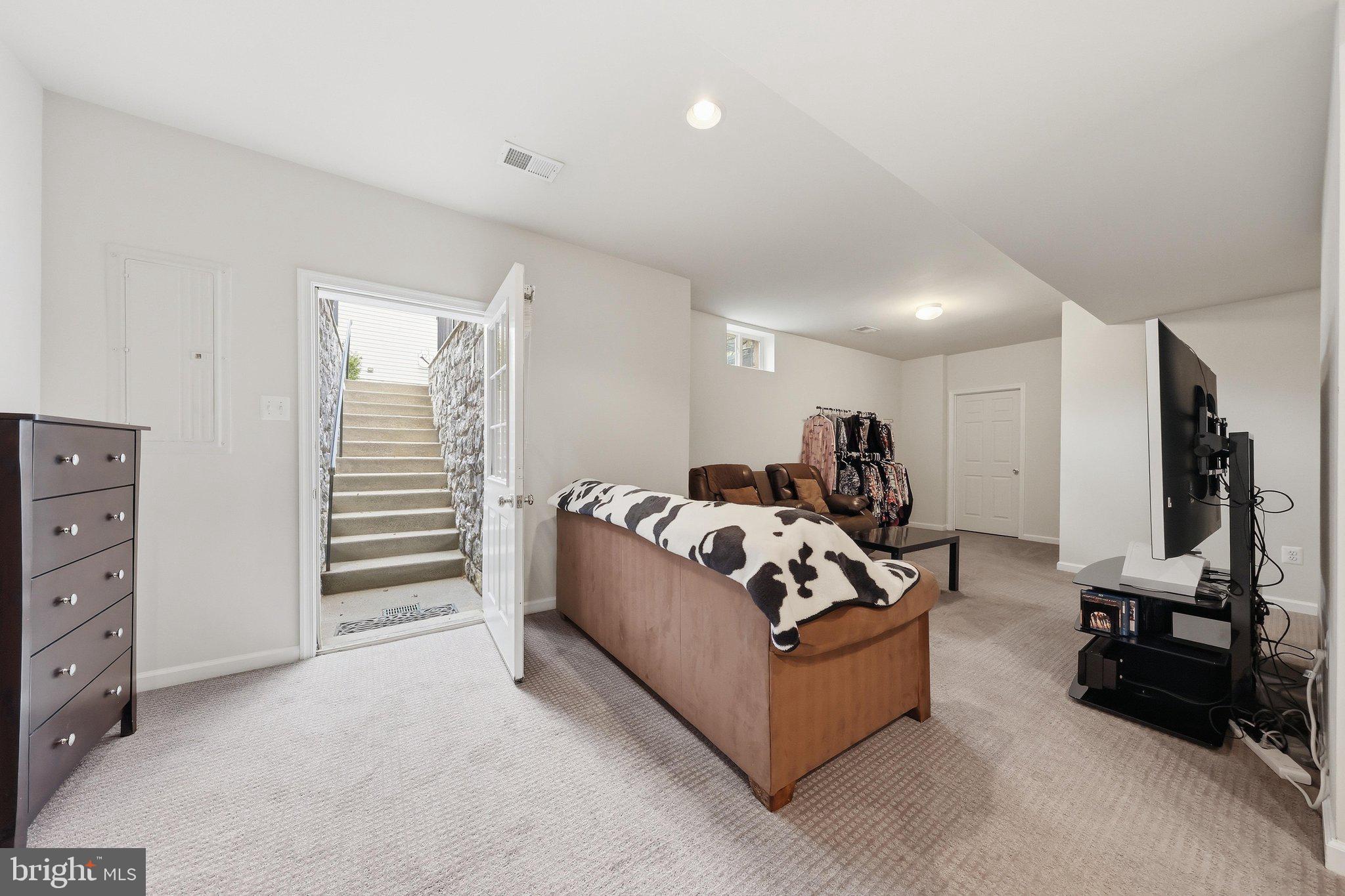 RIVER CREST II - Residential