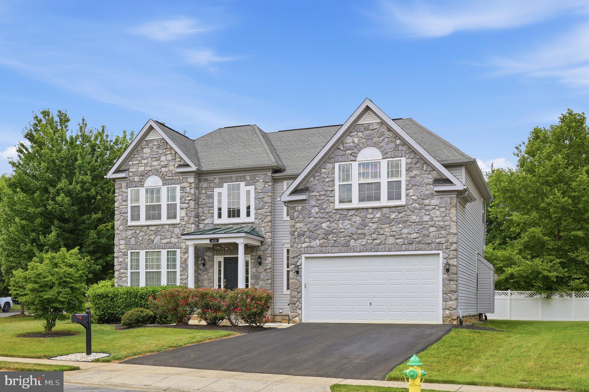 RIVER CREST II - Residential