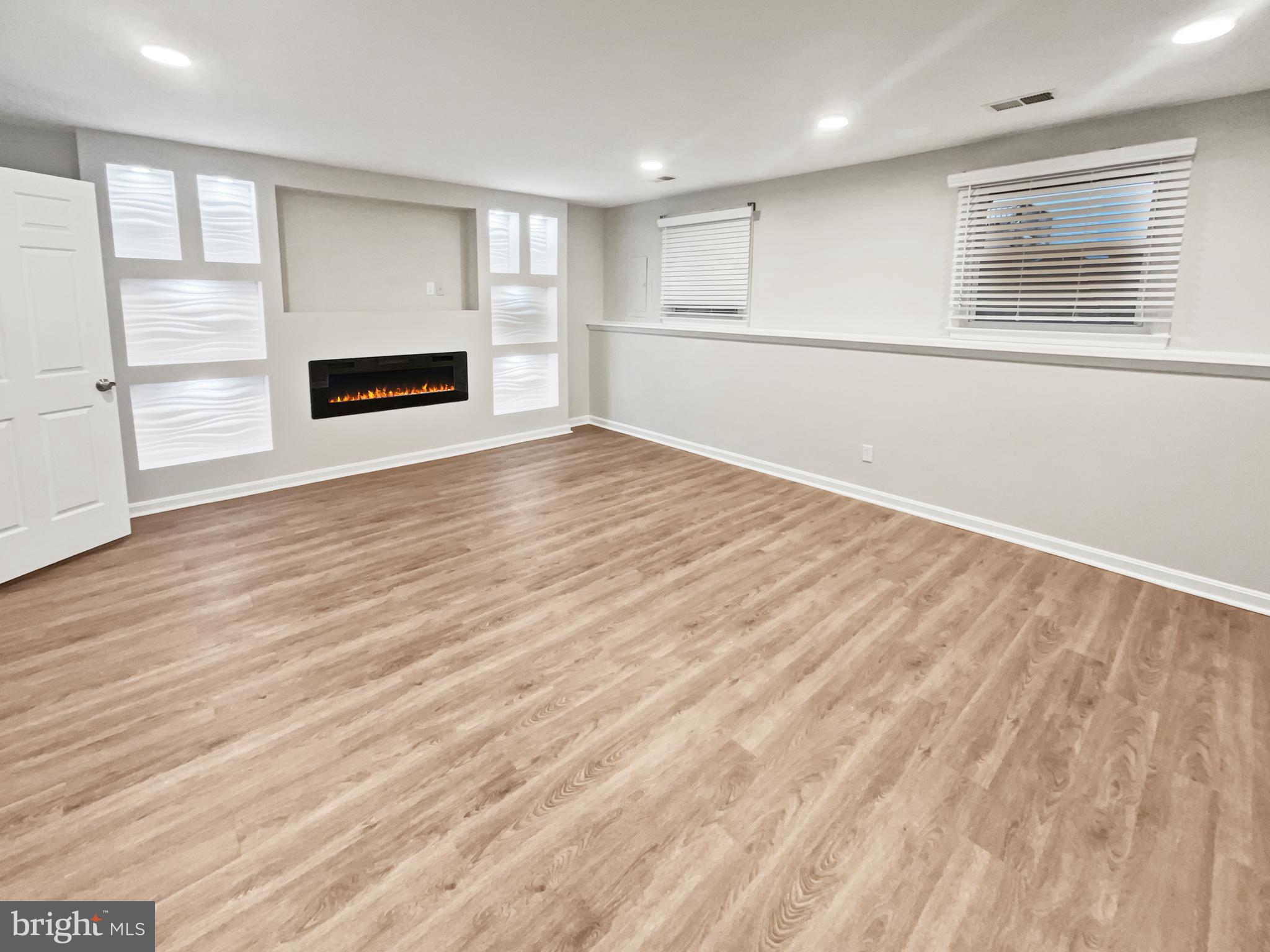 ROXBURY OF MT VERNON - Residential