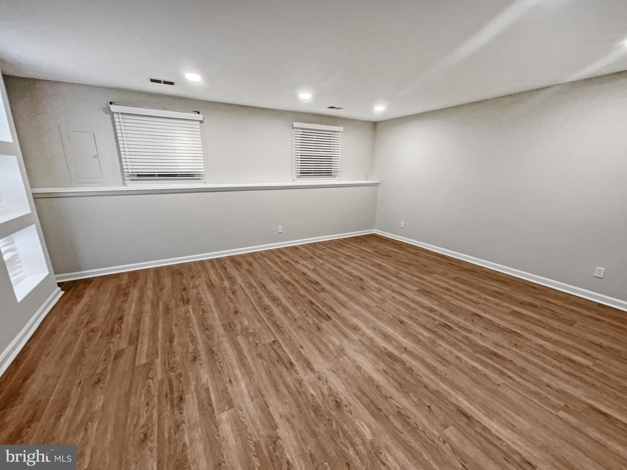 ROXBURY OF MT VERNON - Residential