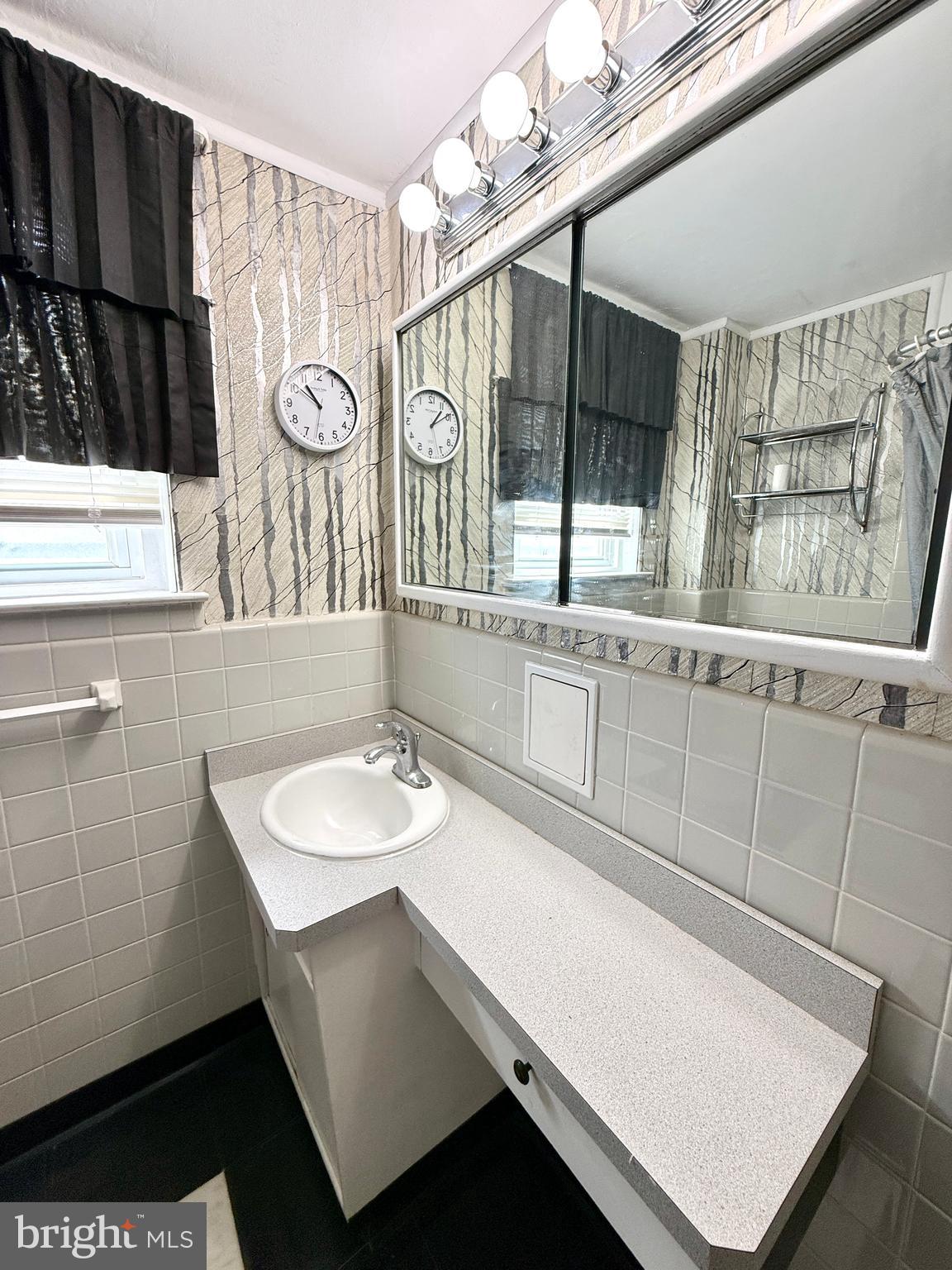 WEST OAK LANE - Residential