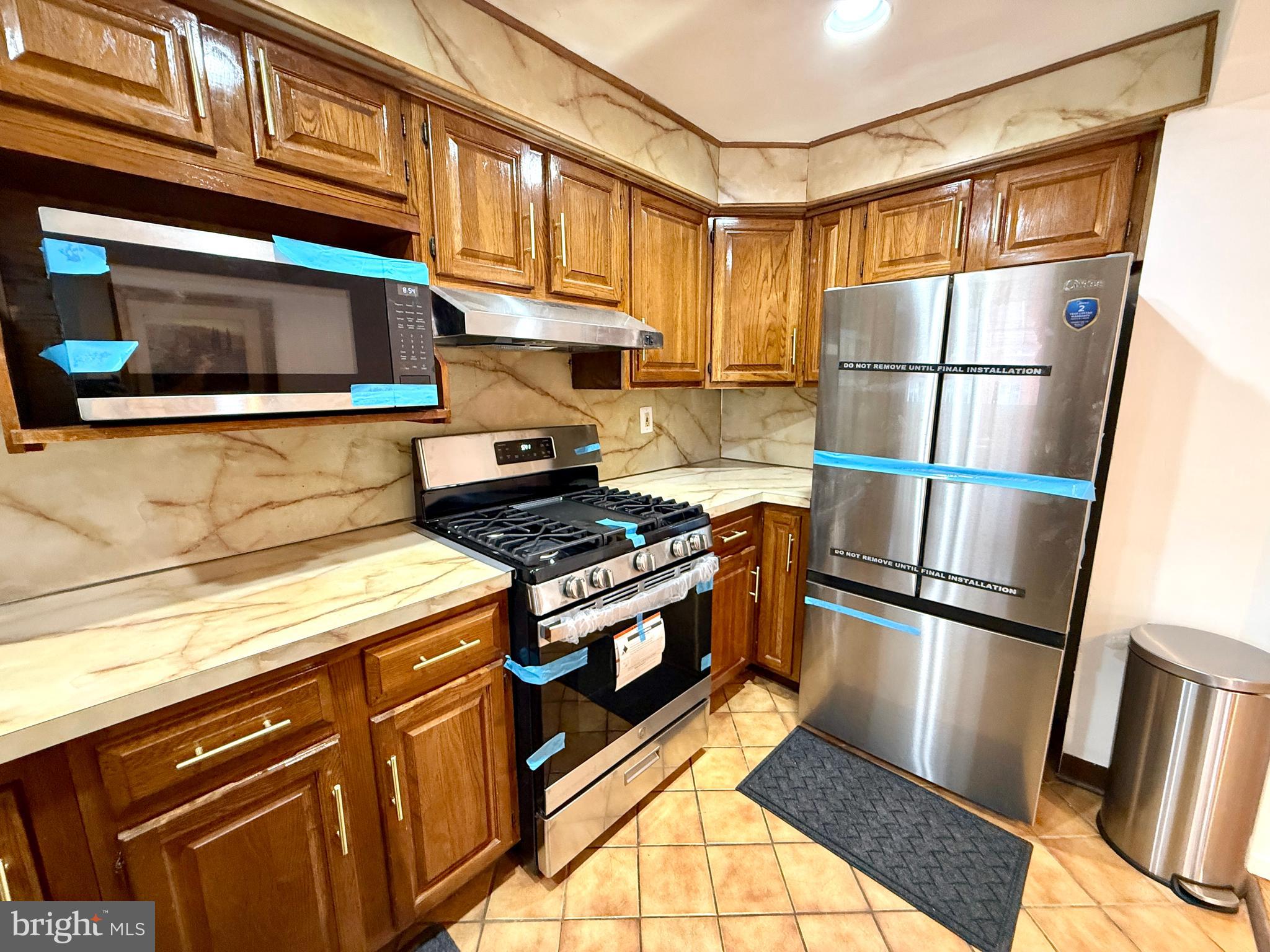 WEST OAK LANE - Residential