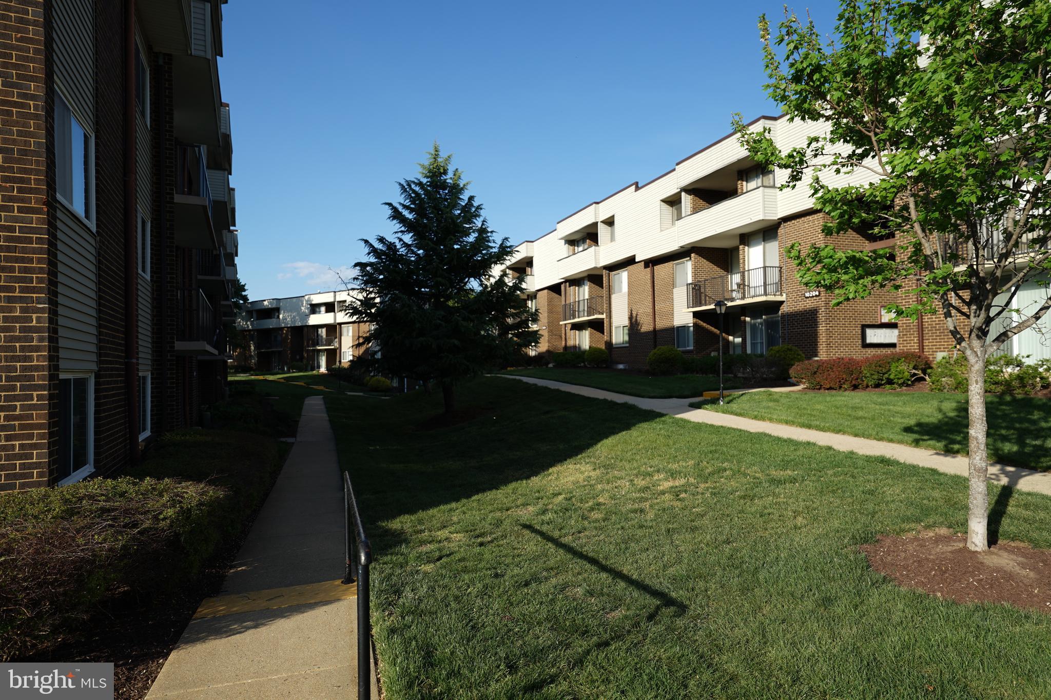 PINES CONDO 01 - Residential