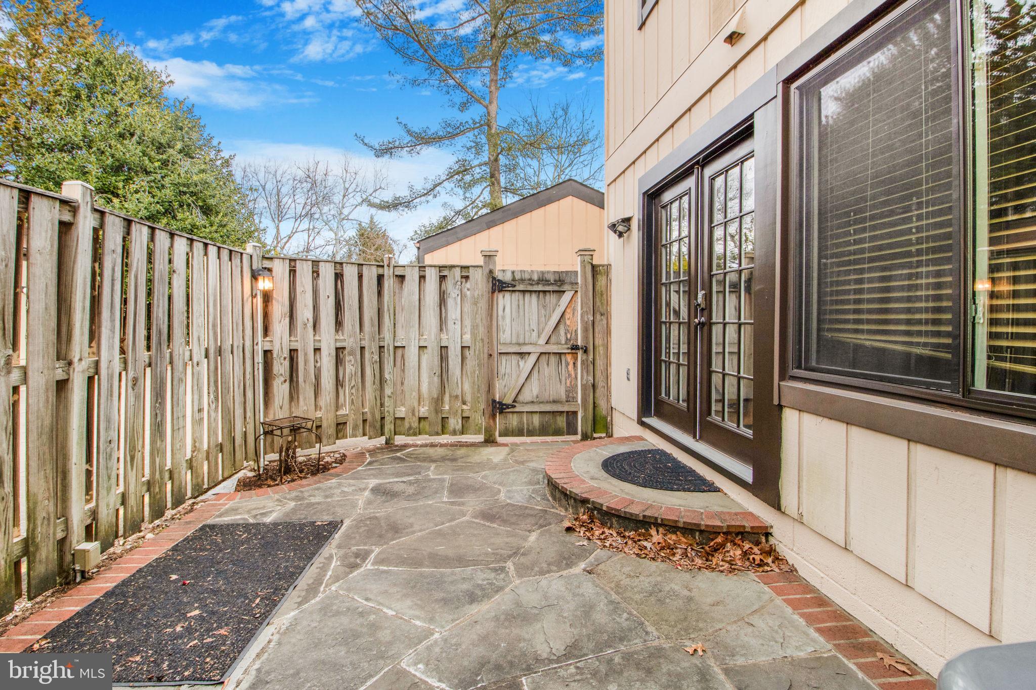 COVINGTON SQUARE - Residential
