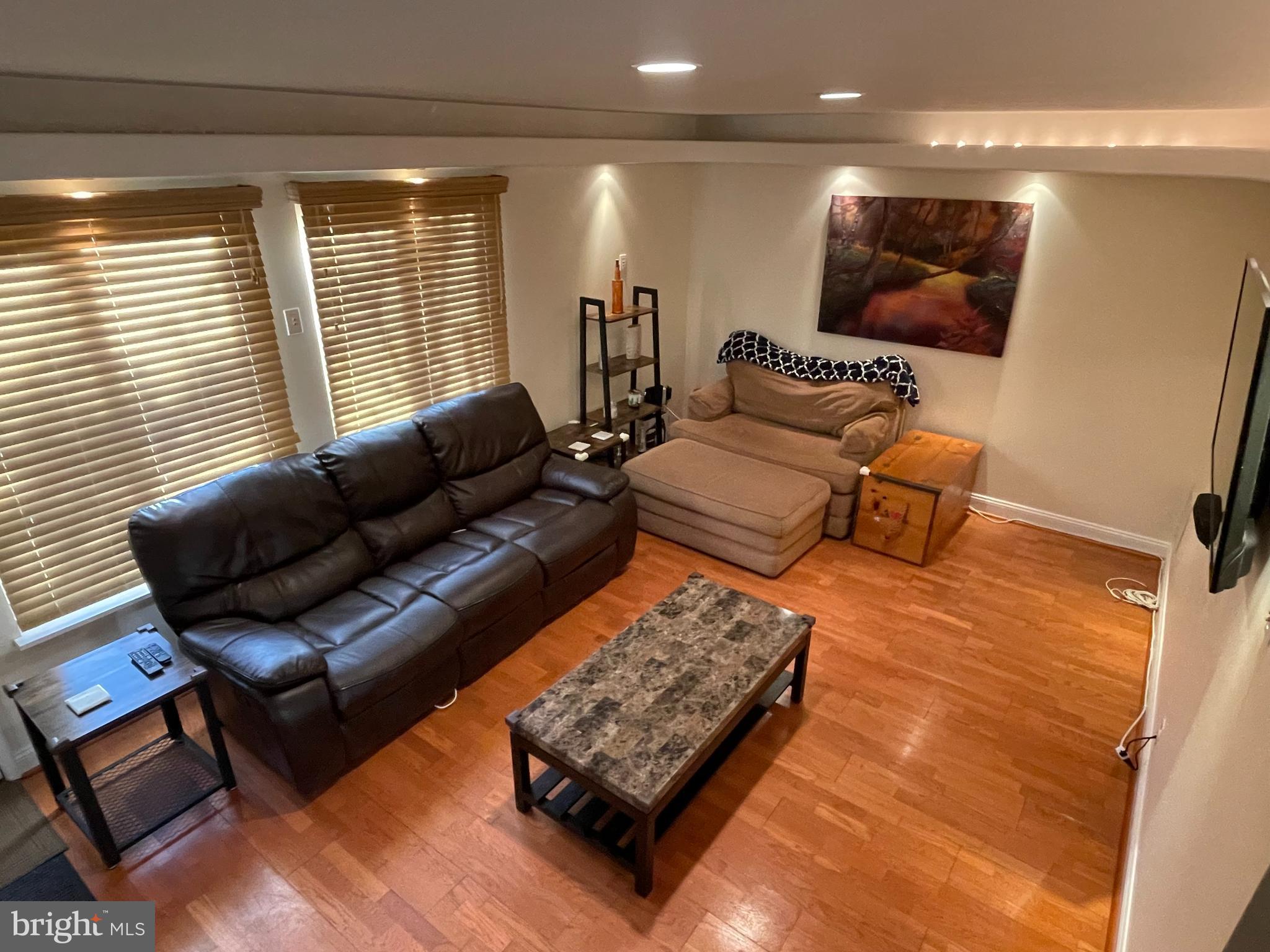 COVINGTON SQUARE - Residential