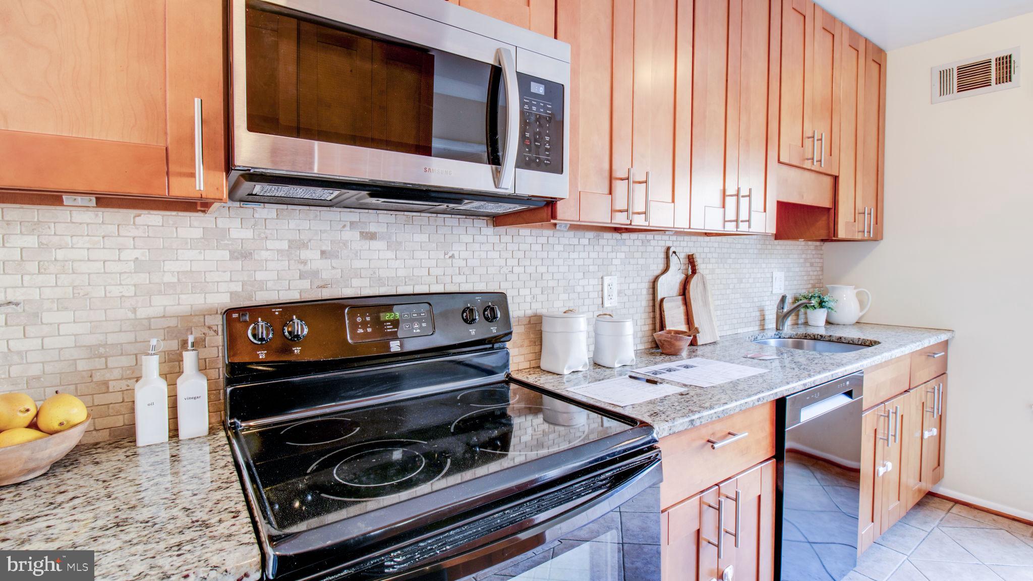 COVINGTON SQUARE - Residential