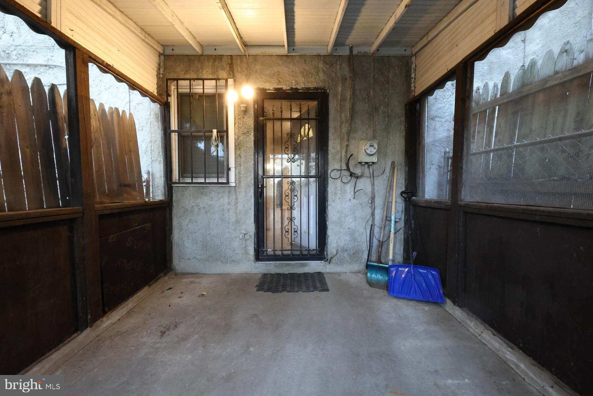 SANDTOWN-WINCHESTER - Residential