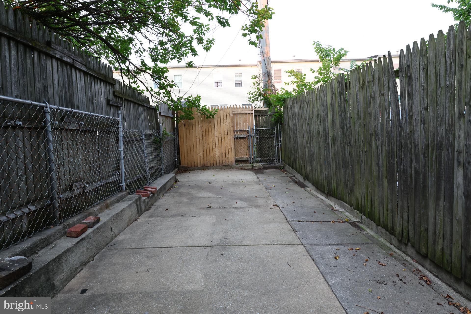 SANDTOWN-WINCHESTER - Residential