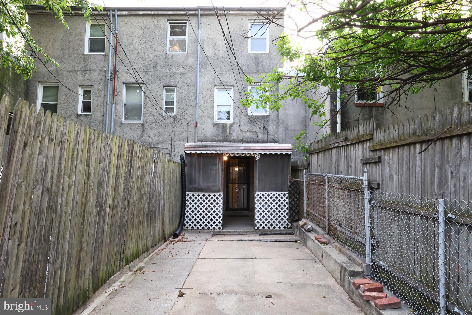 SANDTOWN-WINCHESTER - Residential