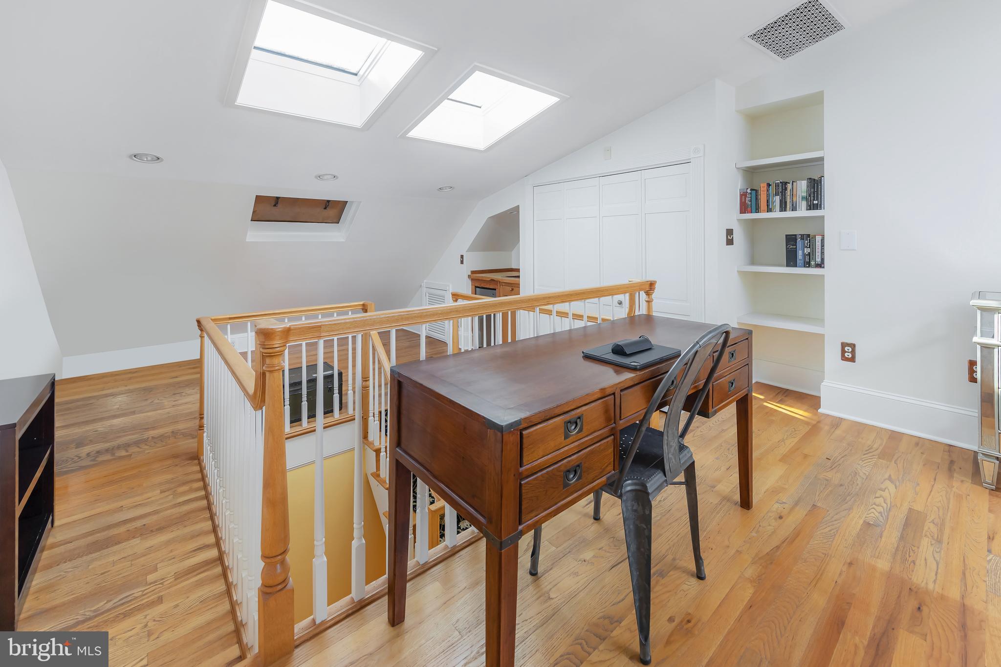 SOCIETY HILL - Residential