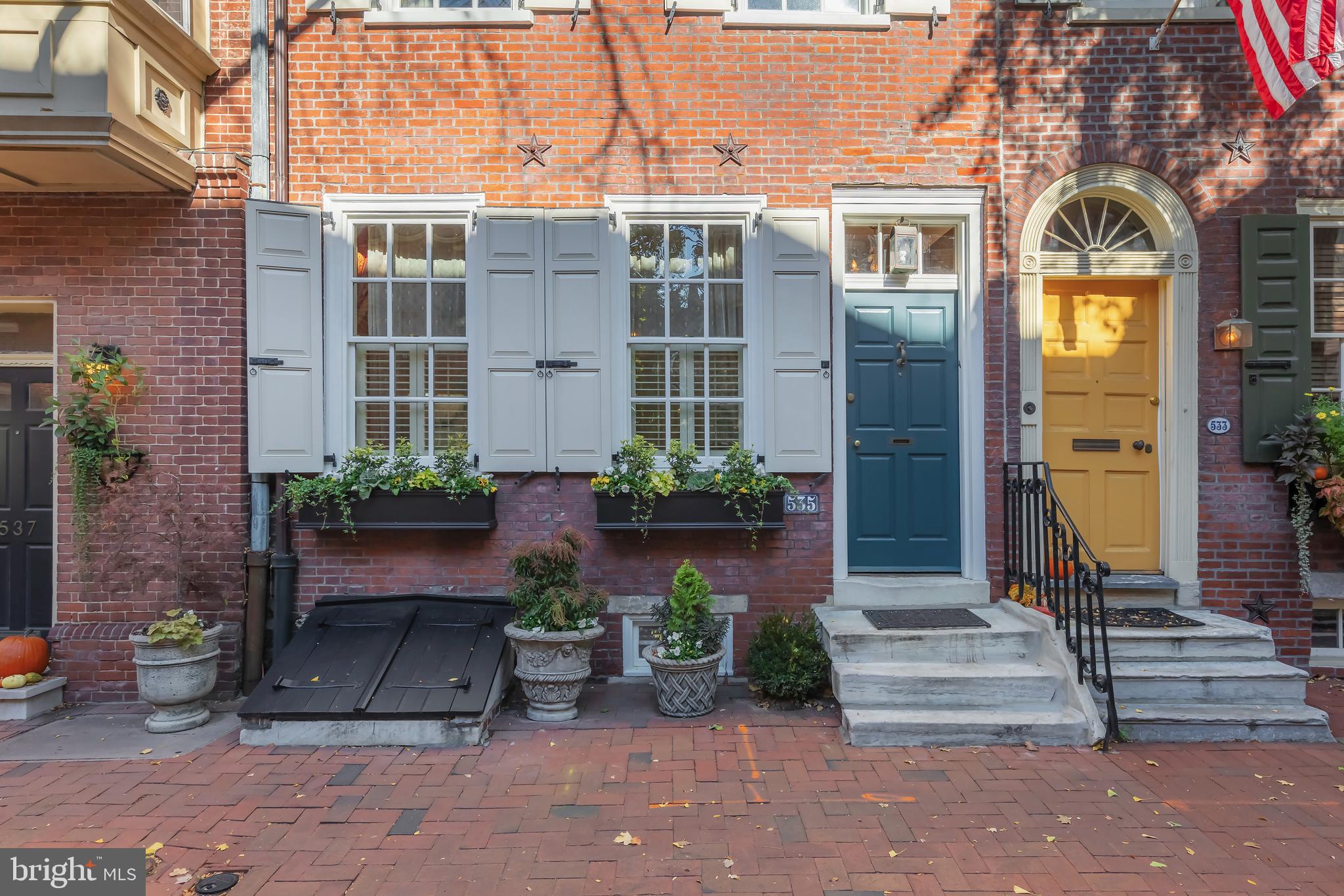 SOCIETY HILL - Residential