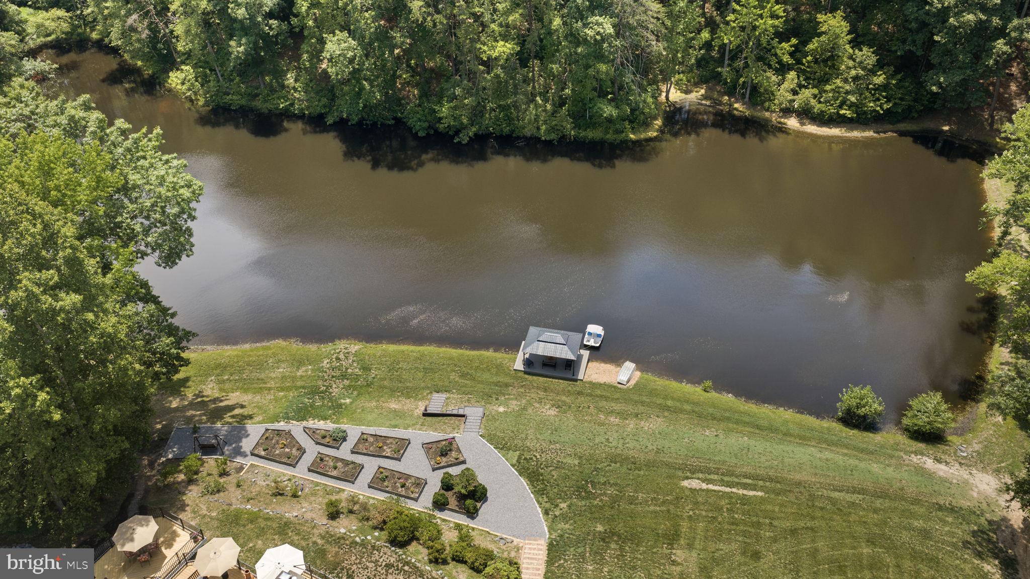 RIVER ROAD - Residential