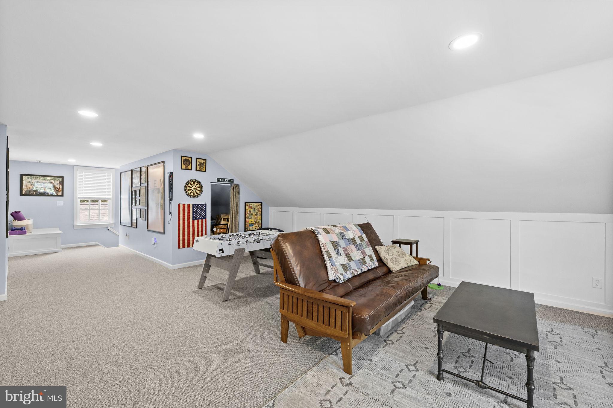 RIVER ROAD - Residential