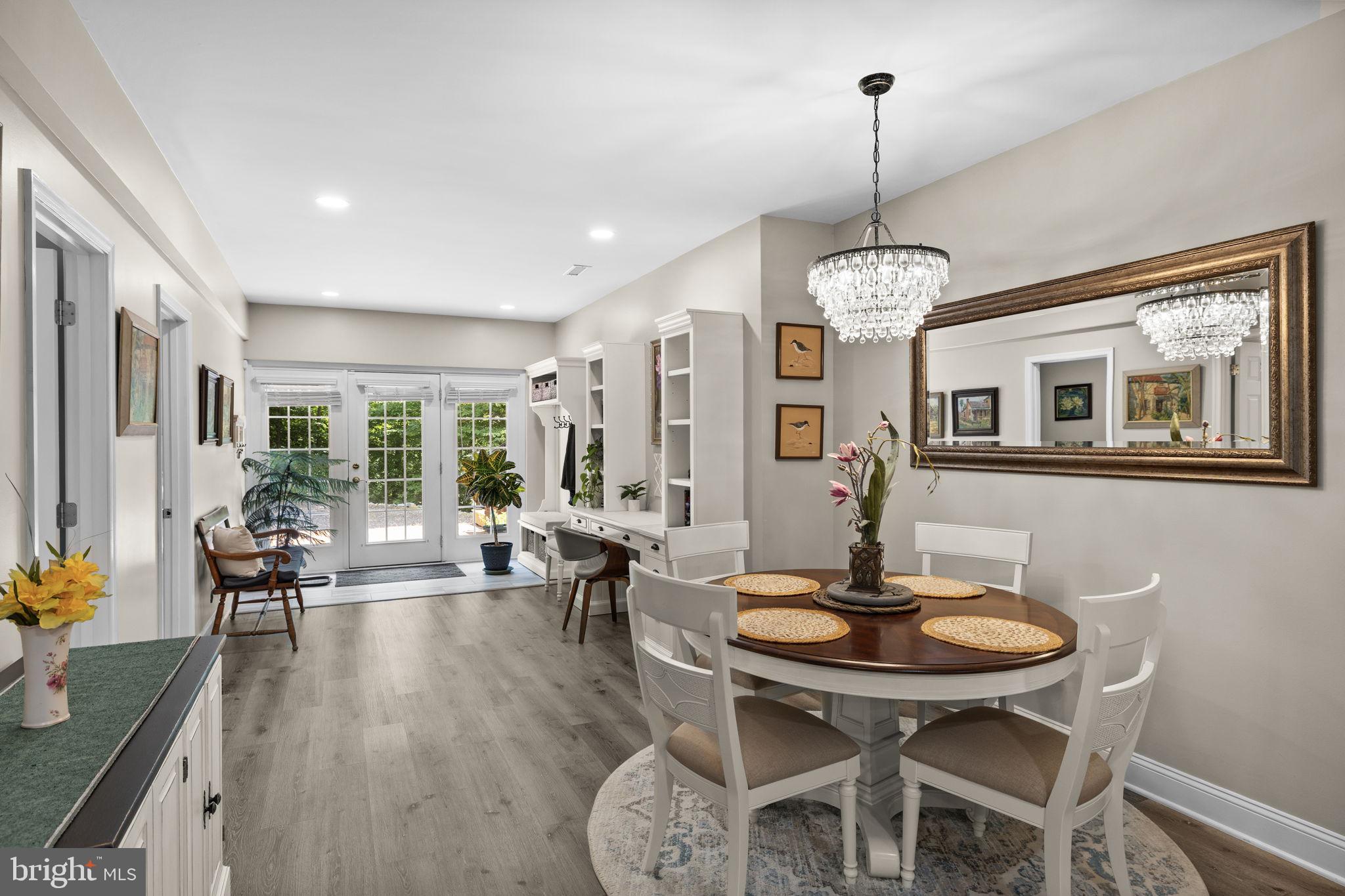 RIVER ROAD - Residential