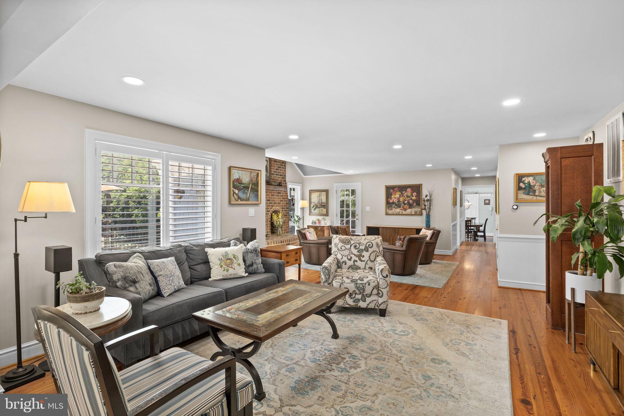 RIVER ROAD - Residential