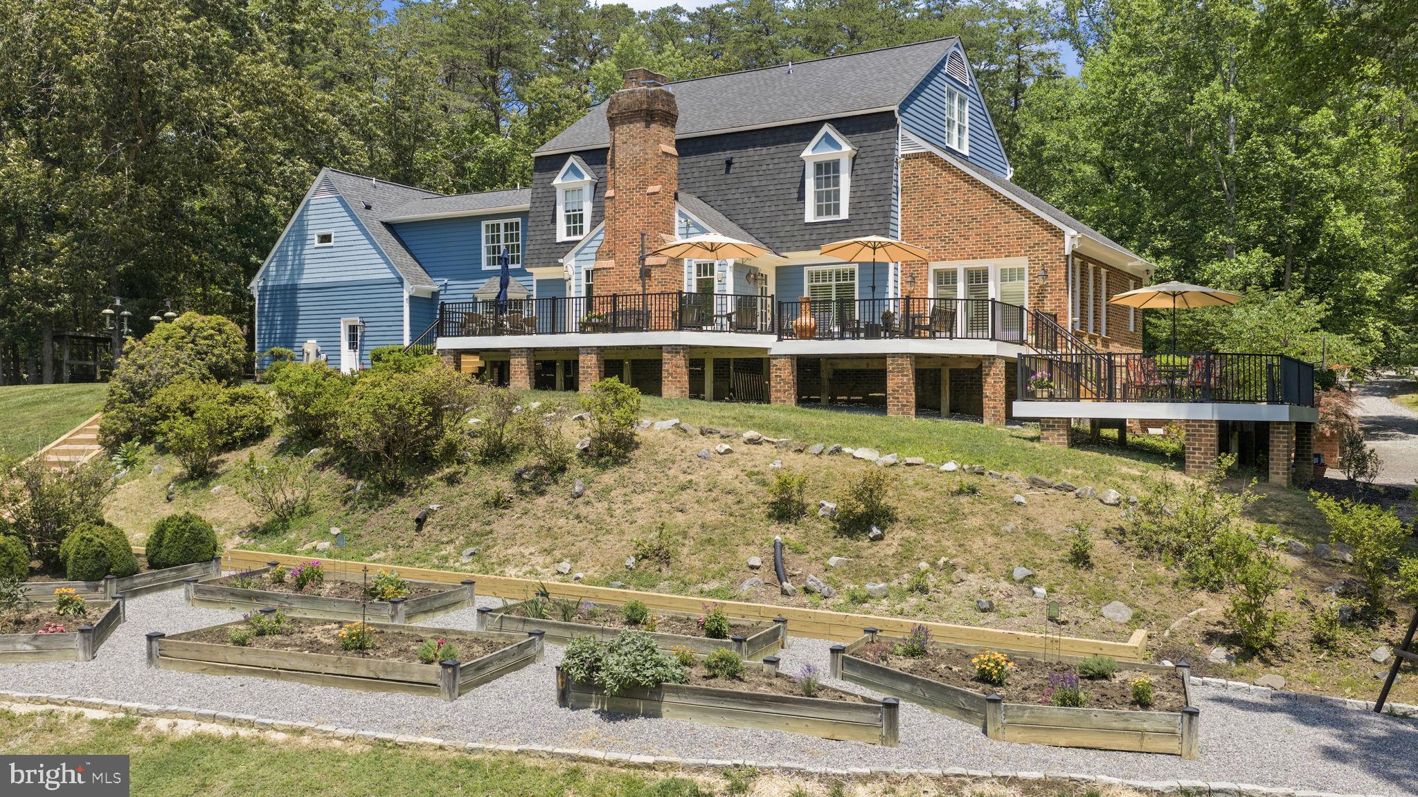 RIVER ROAD - Residential