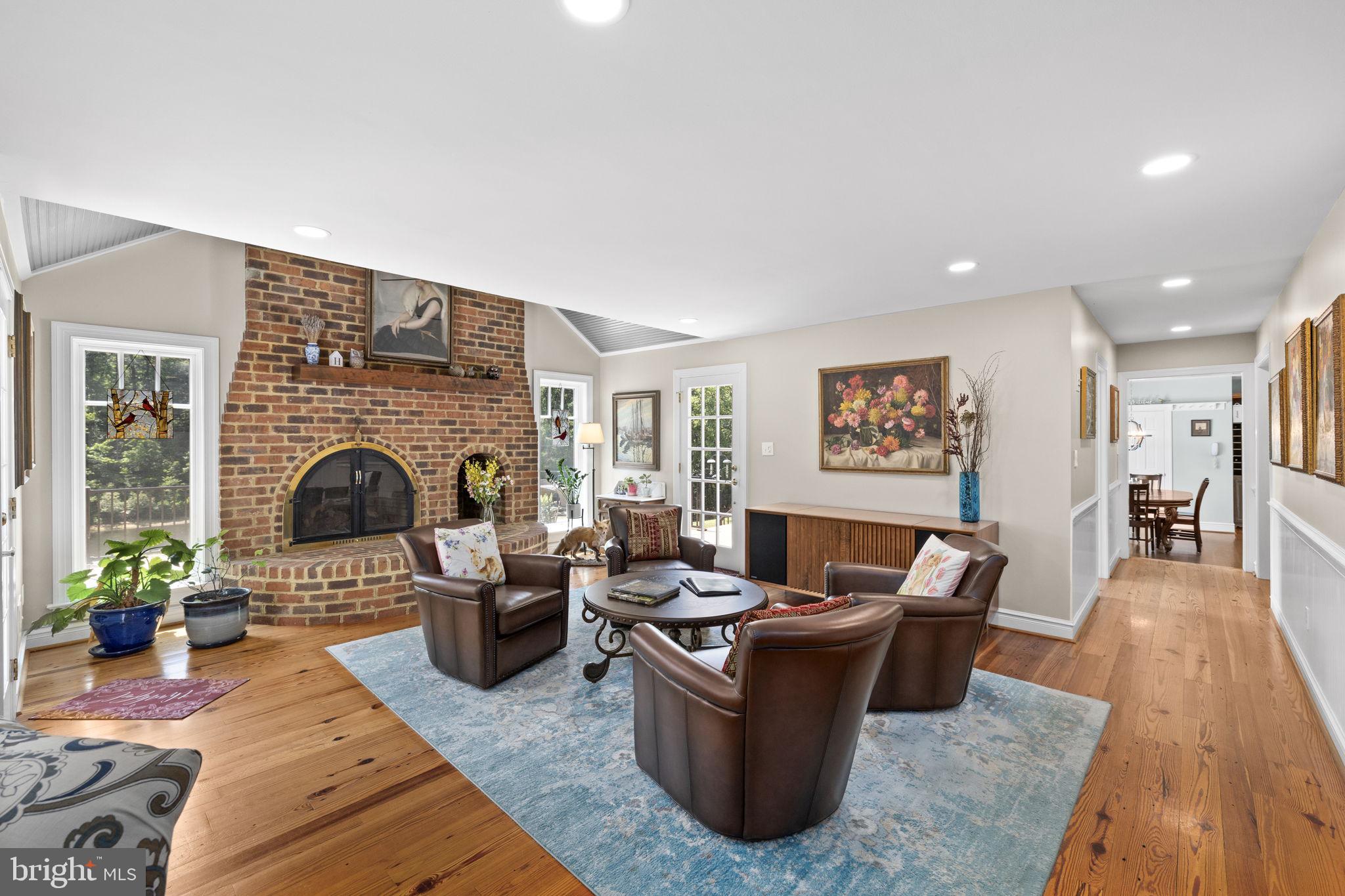 RIVER ROAD - Residential