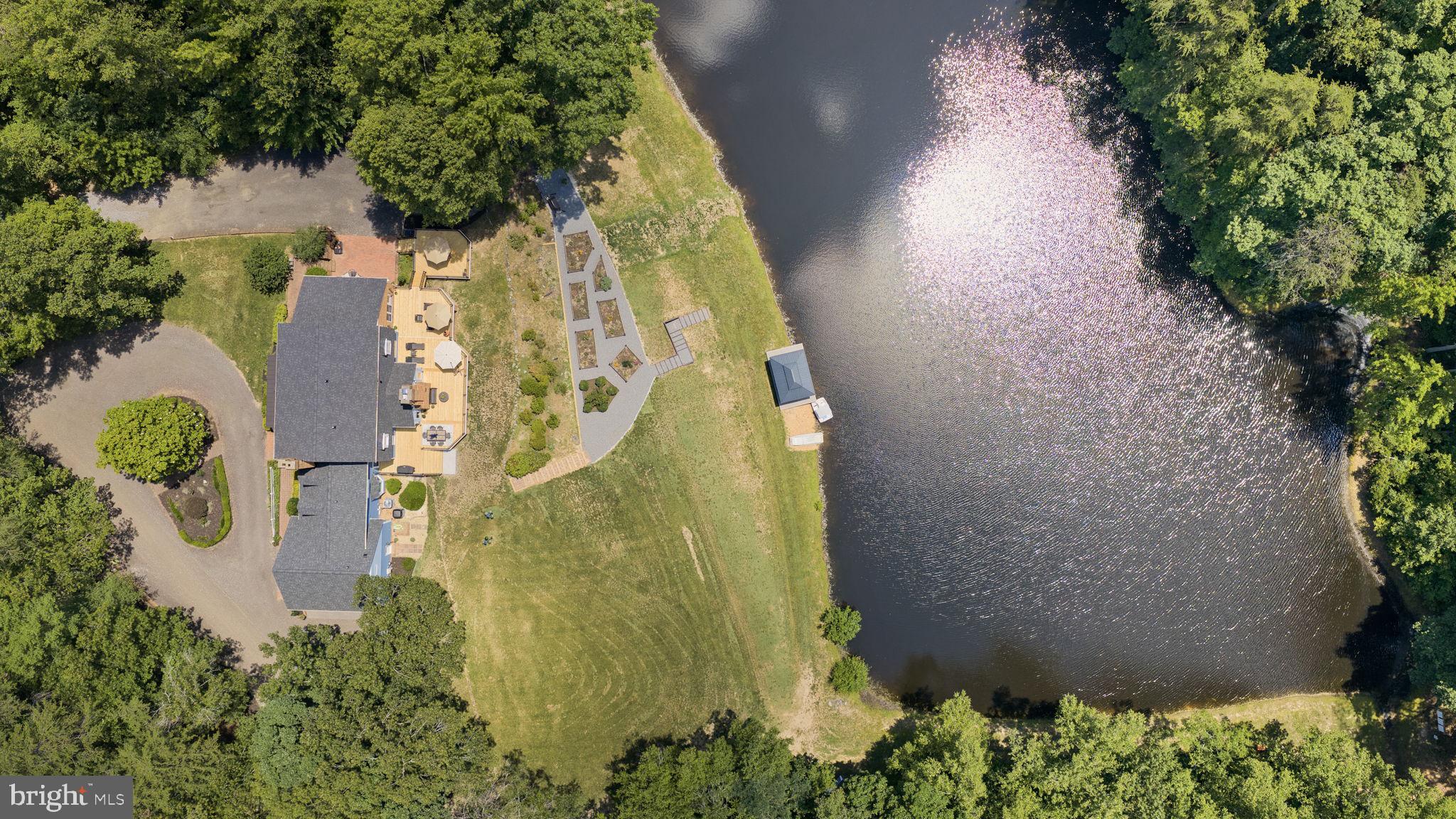 RIVER ROAD - Residential