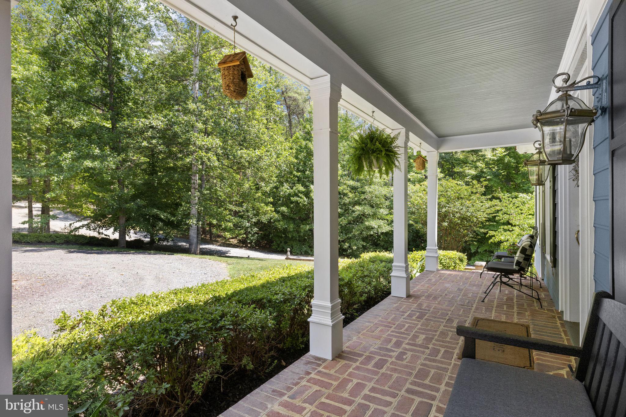 RIVER ROAD - Residential