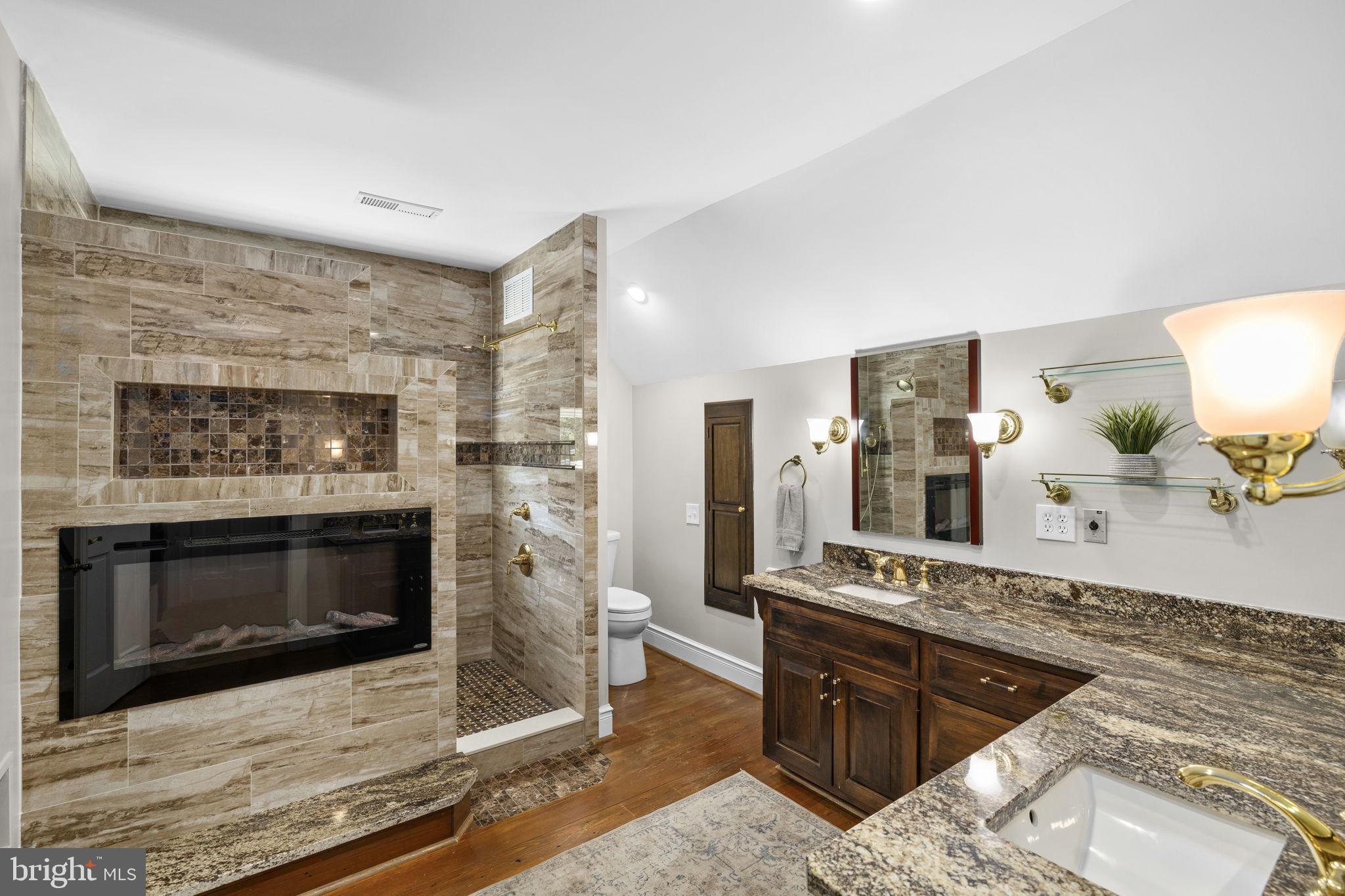 RIVER ROAD - Residential