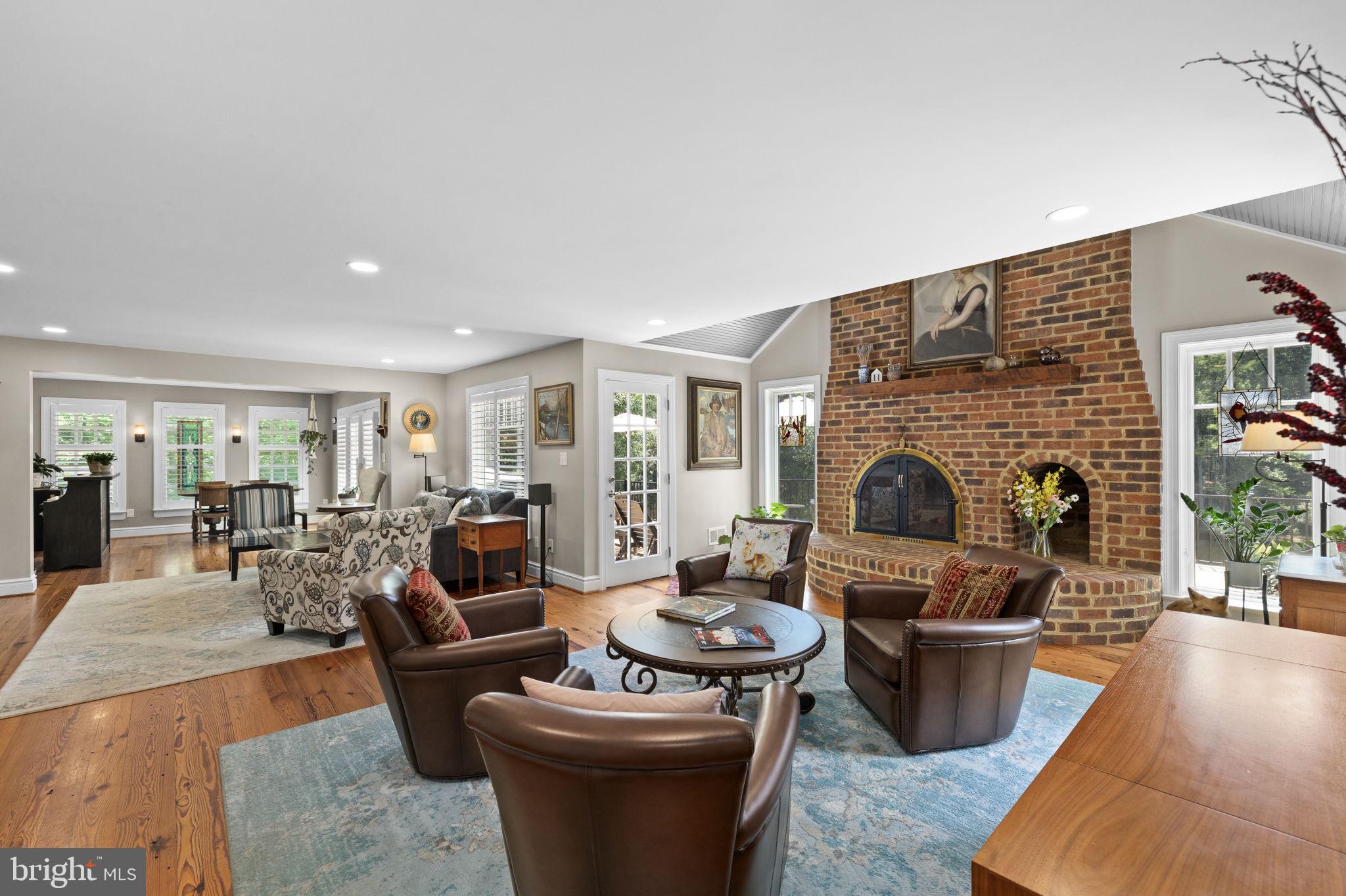 RIVER ROAD - Residential
