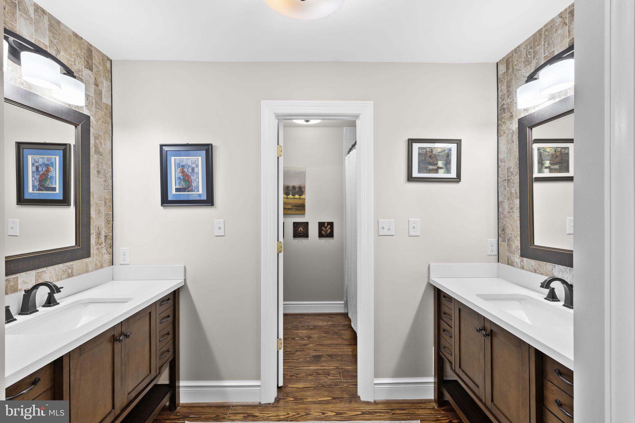 RIVER ROAD - Residential