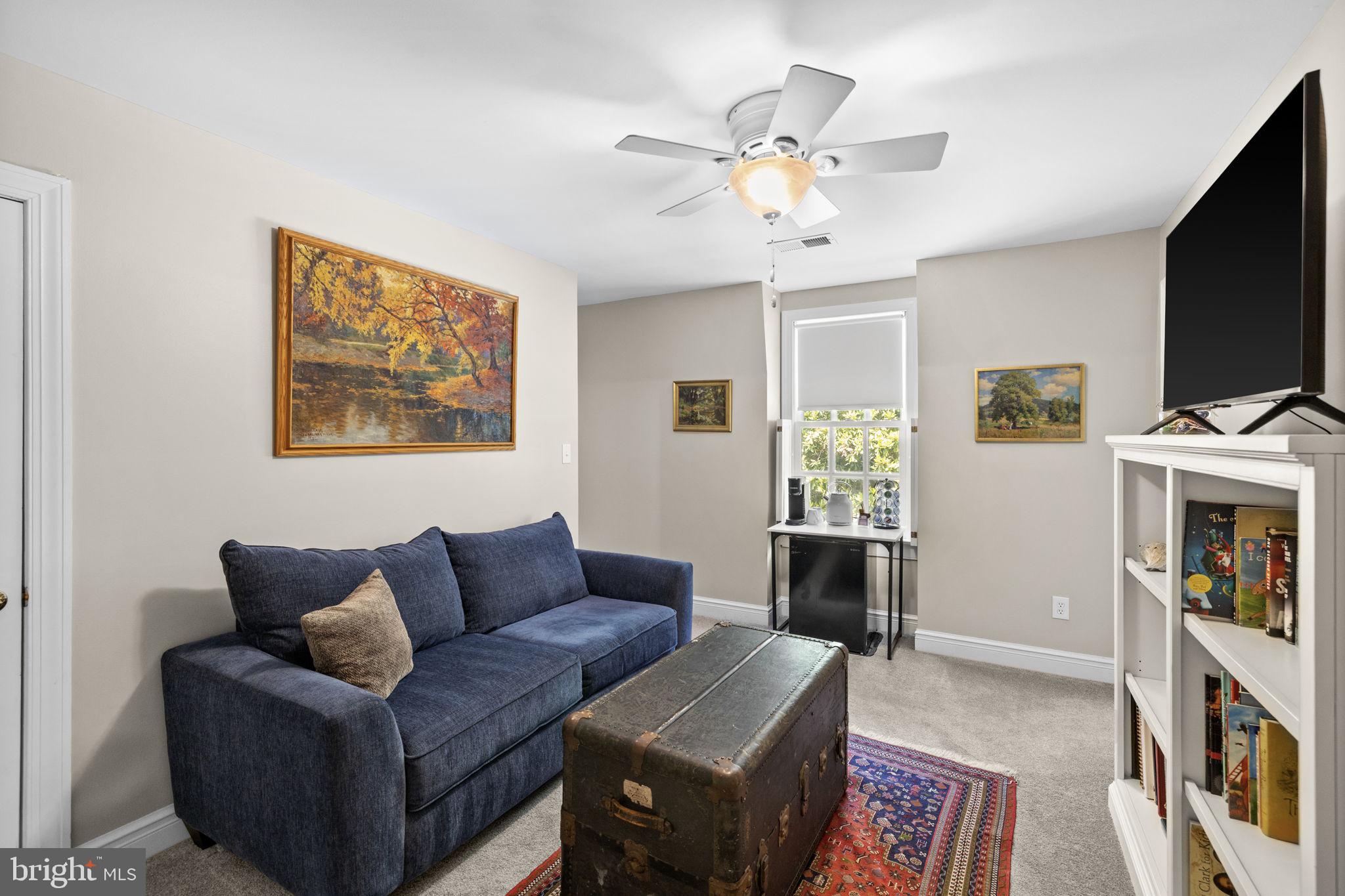 RIVER ROAD - Residential