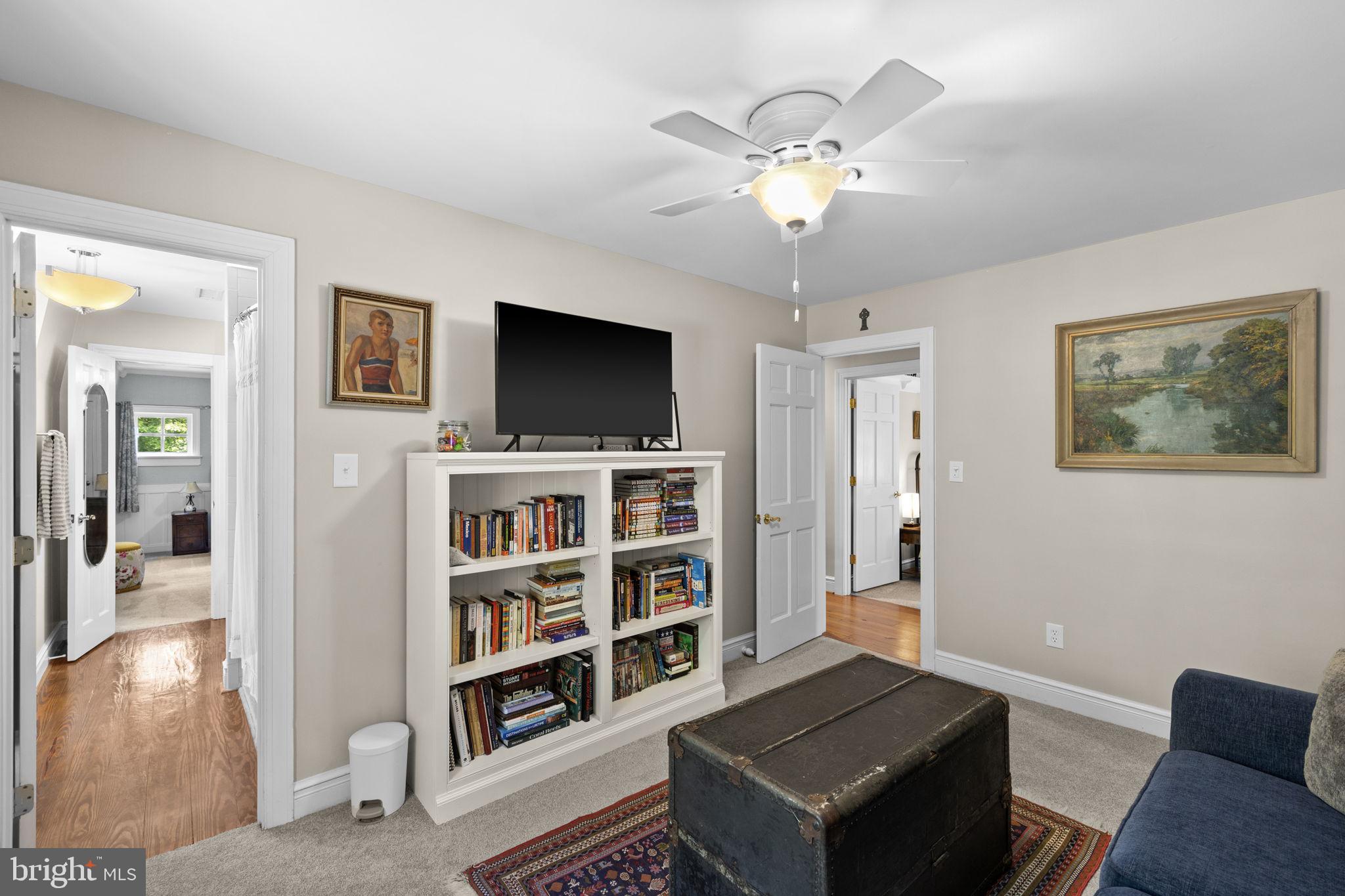 RIVER ROAD - Residential