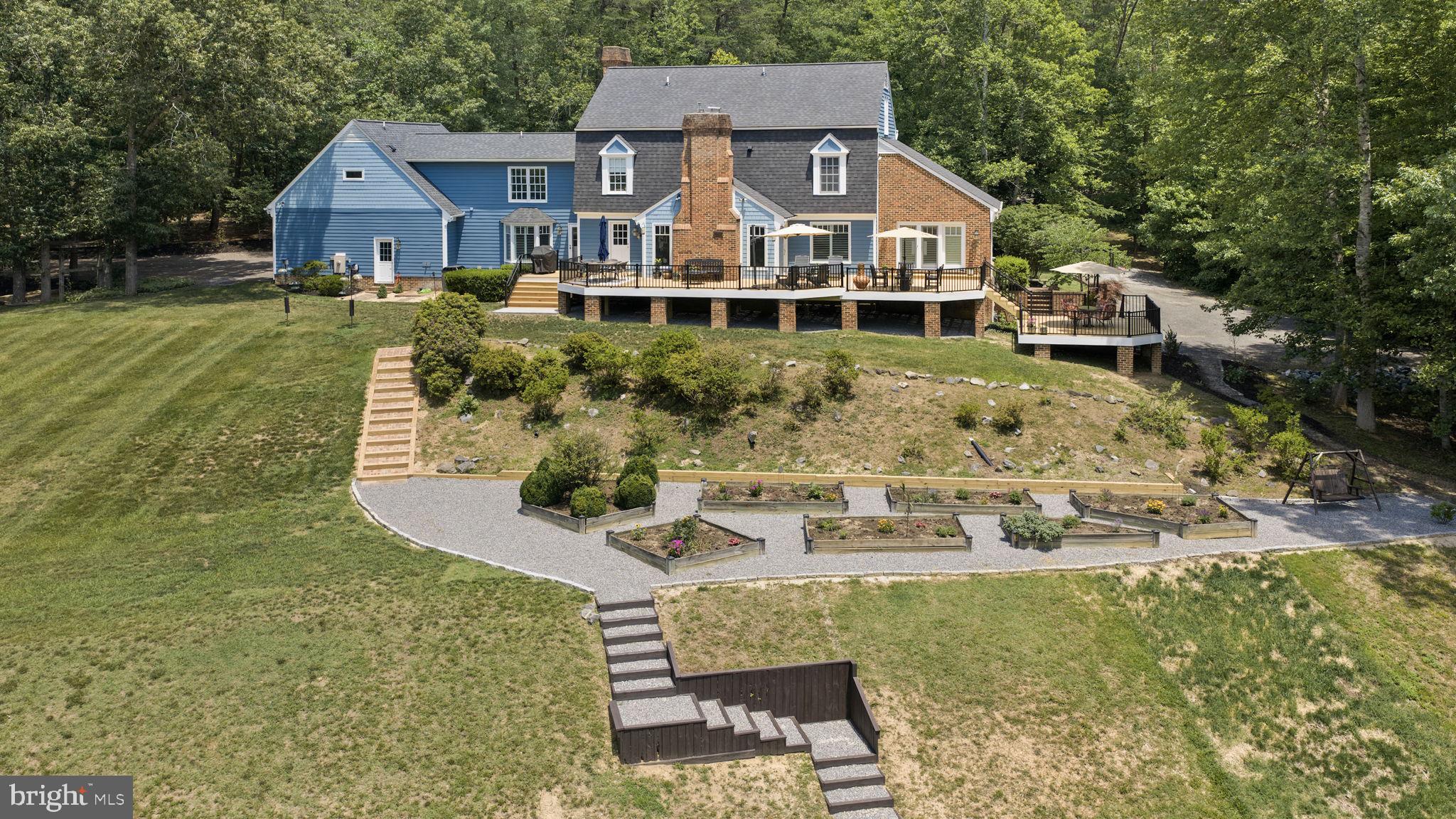 RIVER ROAD - Residential