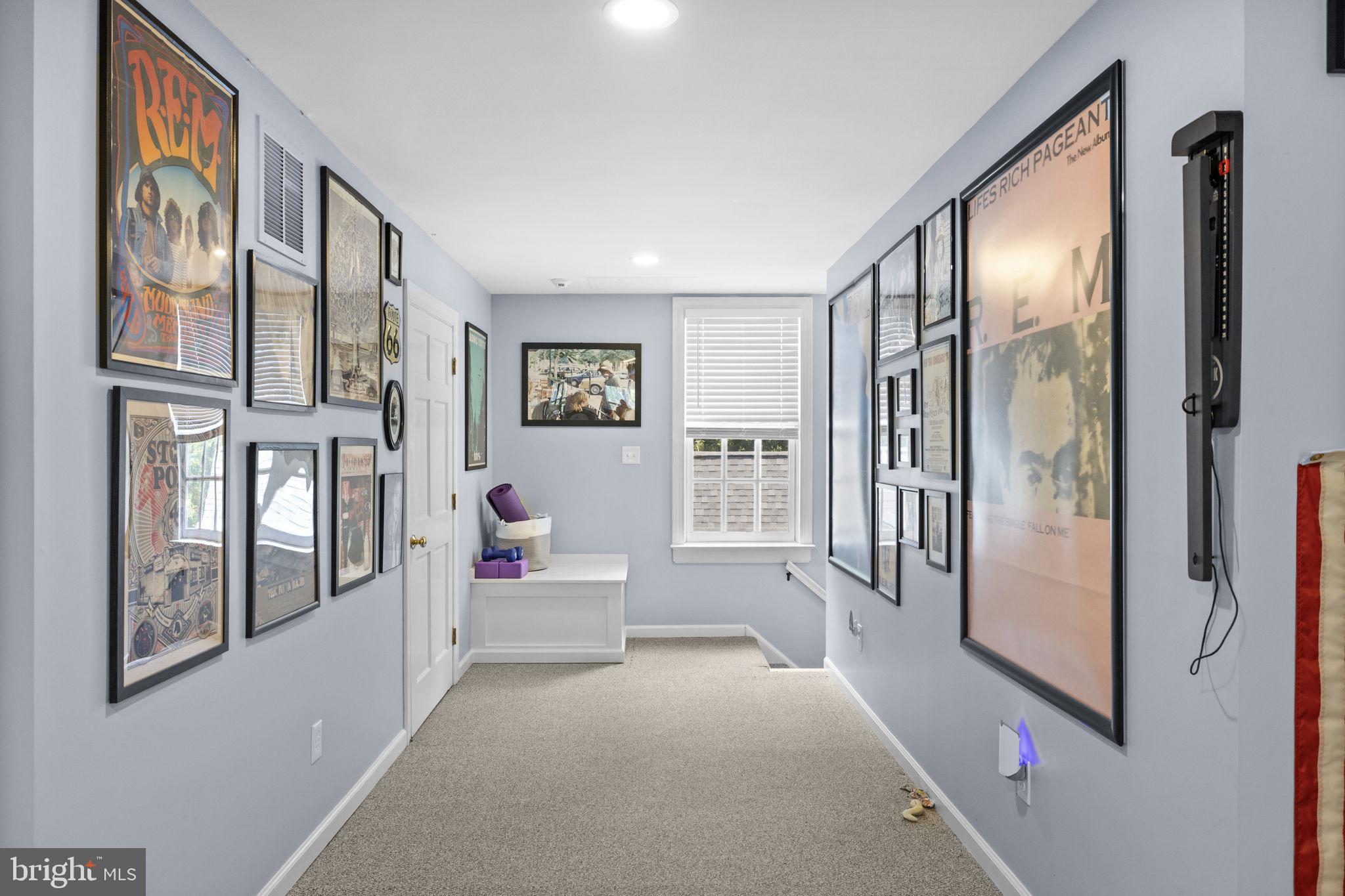 RIVER ROAD - Residential