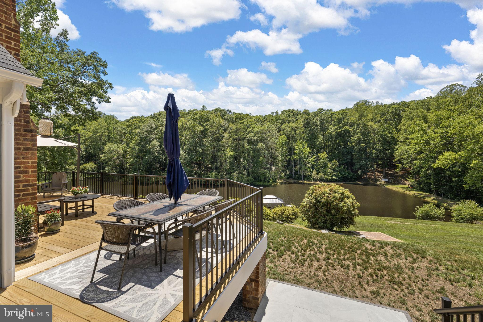 RIVER ROAD - Residential