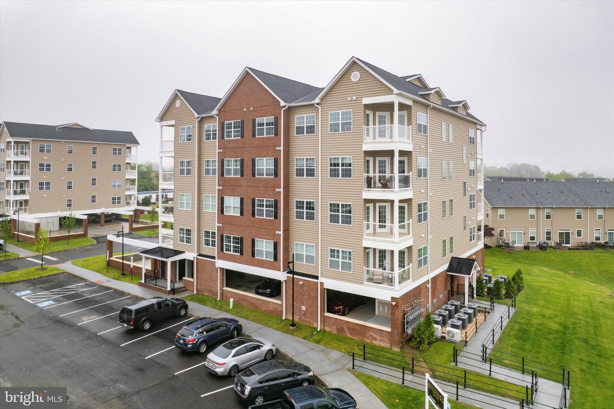 RADCLIFFE COURT - Residential