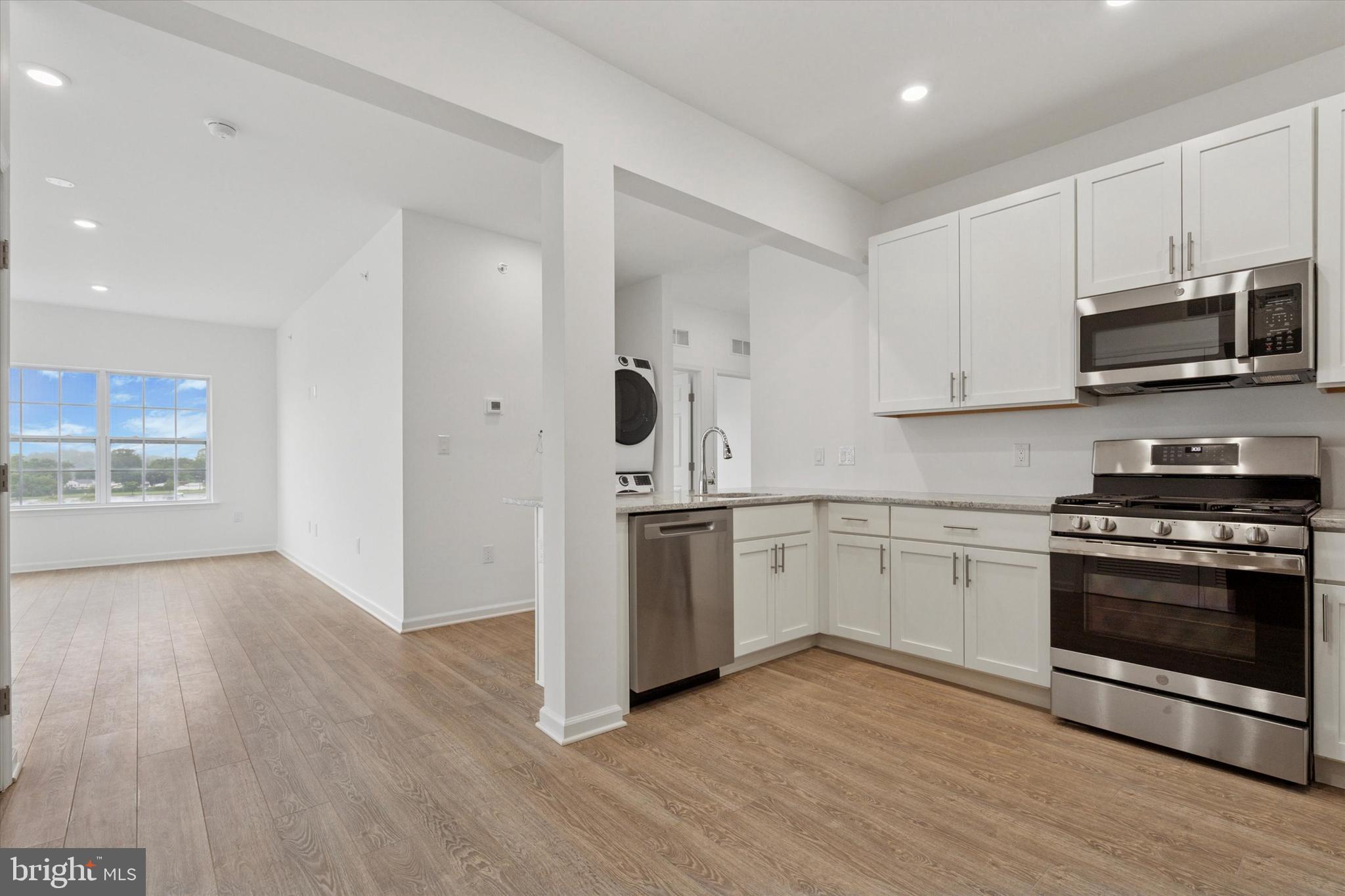 RADCLIFFE COURT - Residential