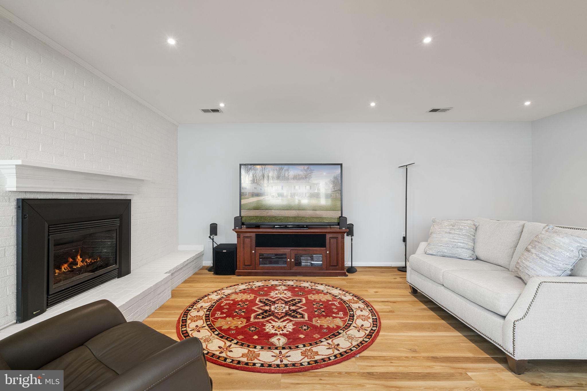CANTERBURY WOODS - Residential