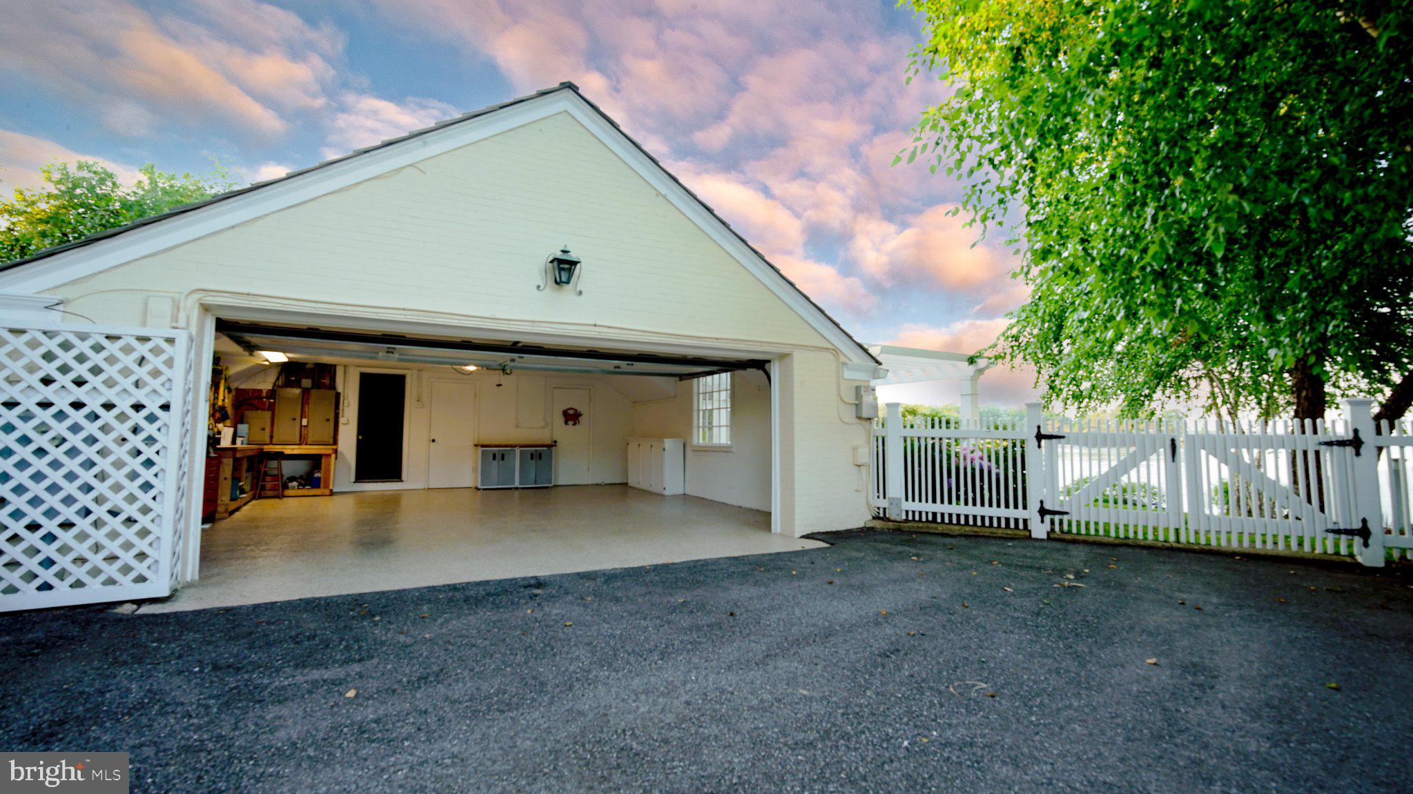 GALESVILLE - Residential