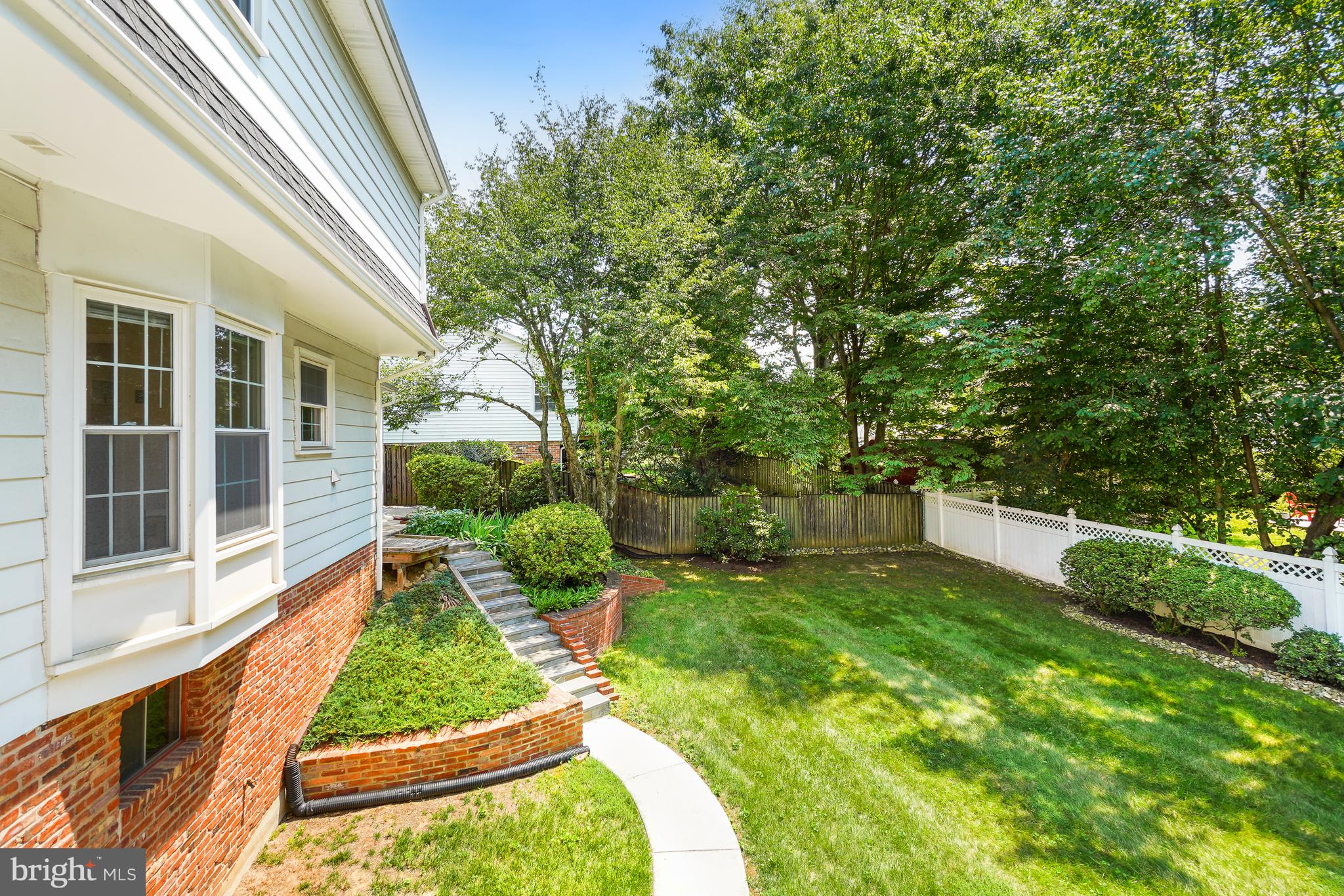 MANOR WOODS - Residential