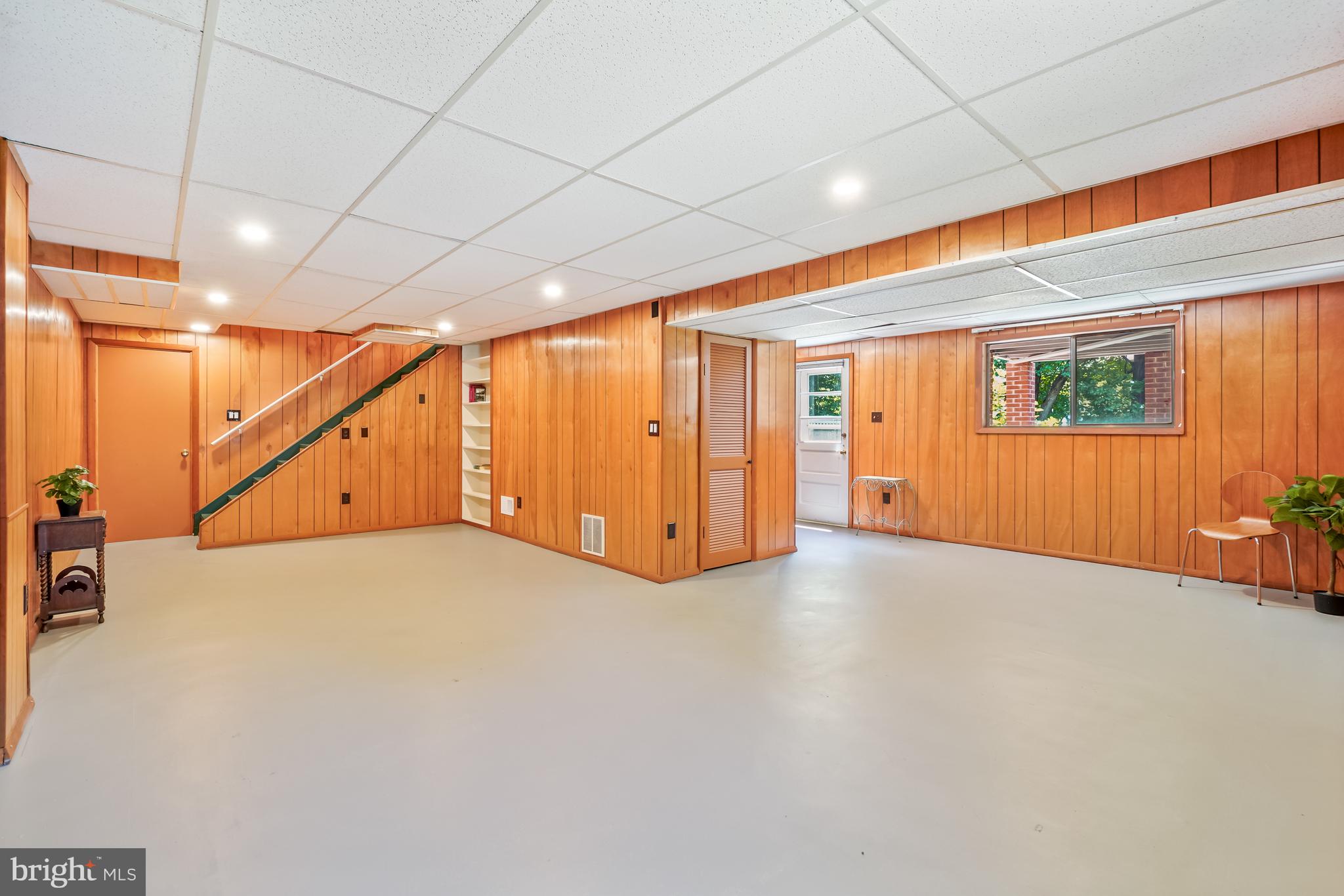MANOR WOODS - Residential