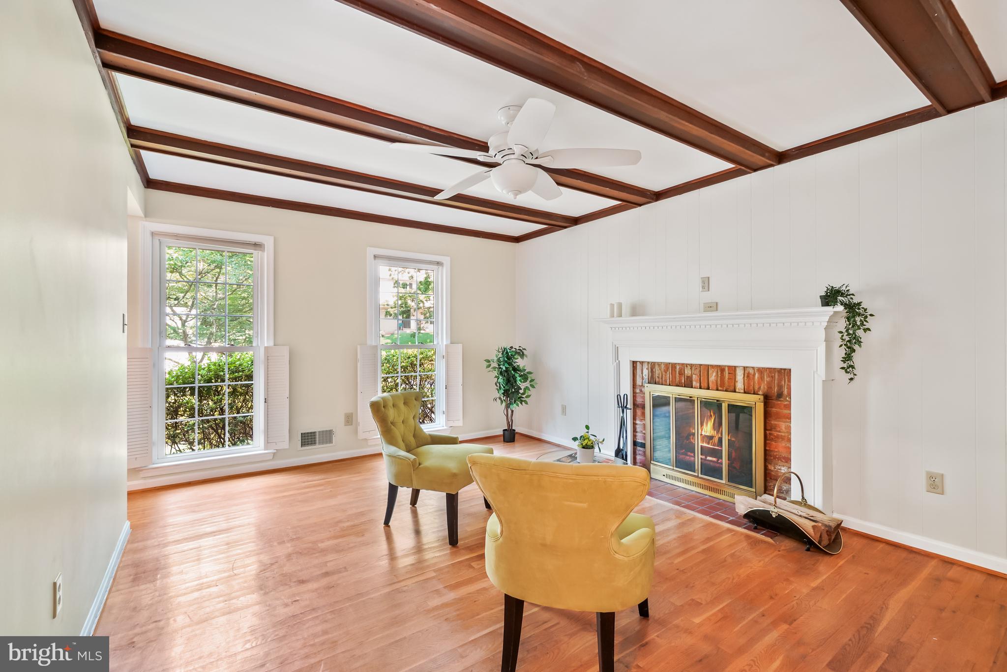 MANOR WOODS - Residential