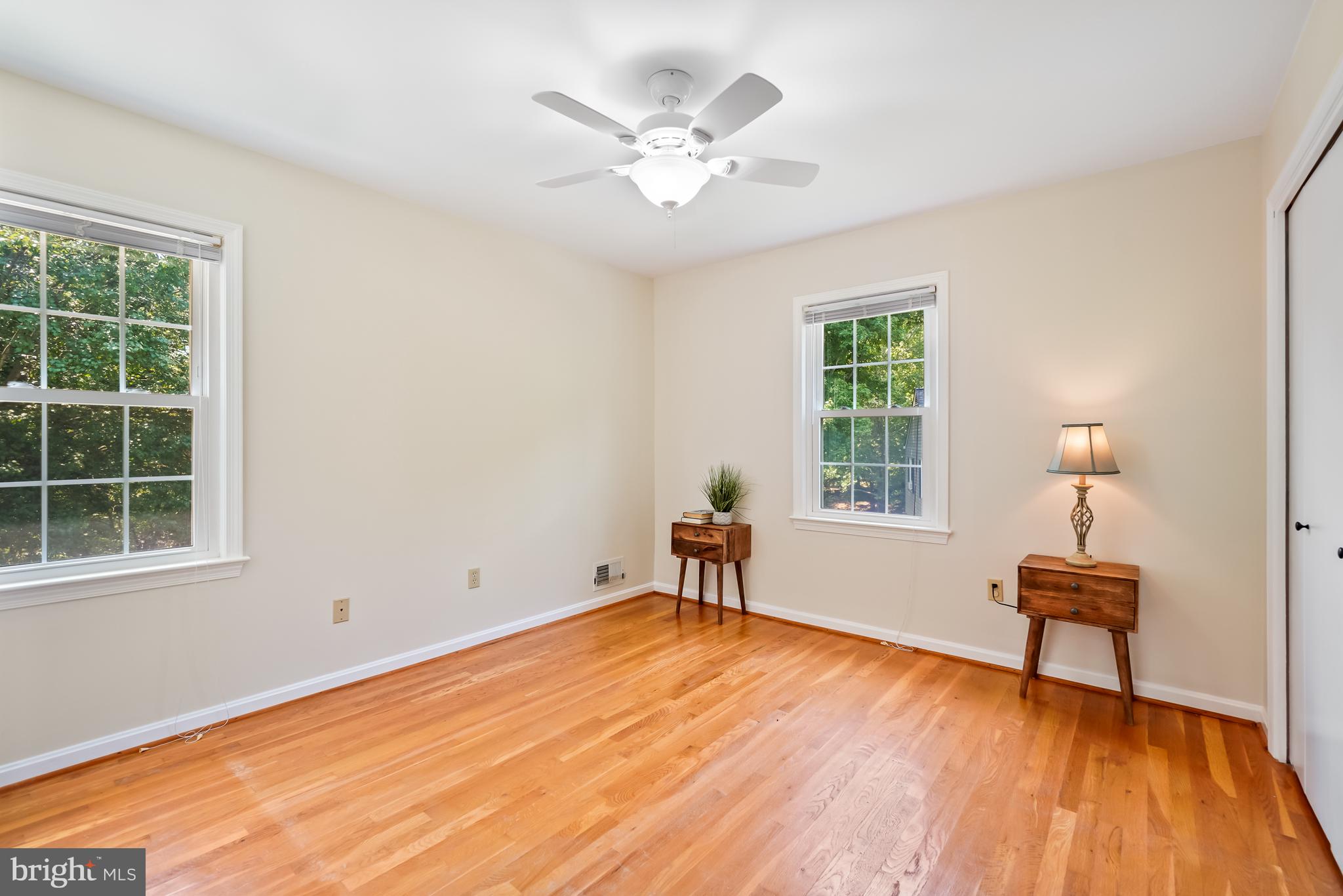 MANOR WOODS - Residential