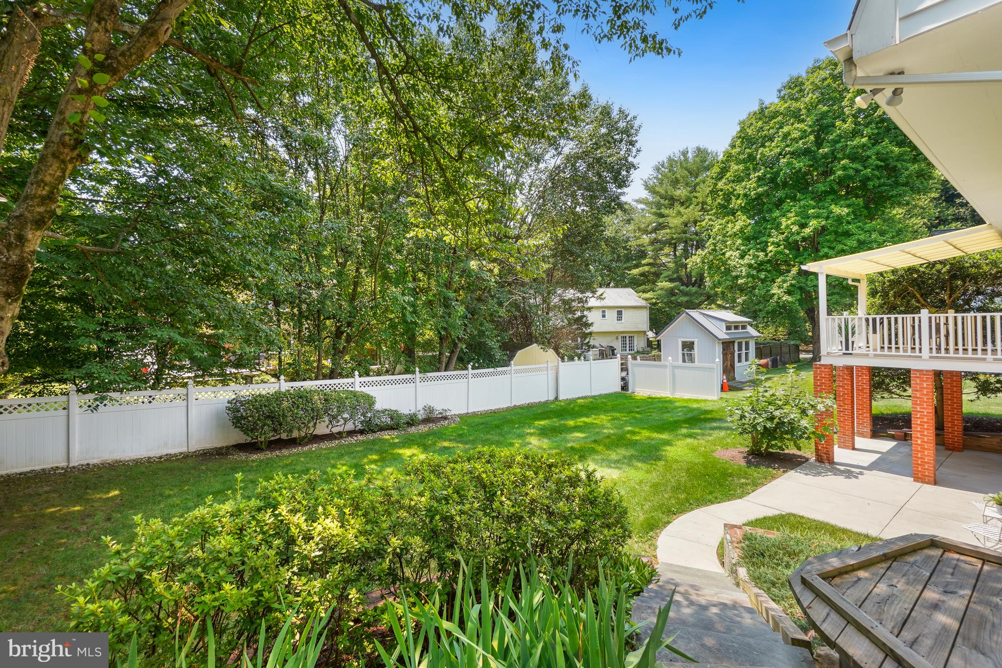MANOR WOODS - Residential