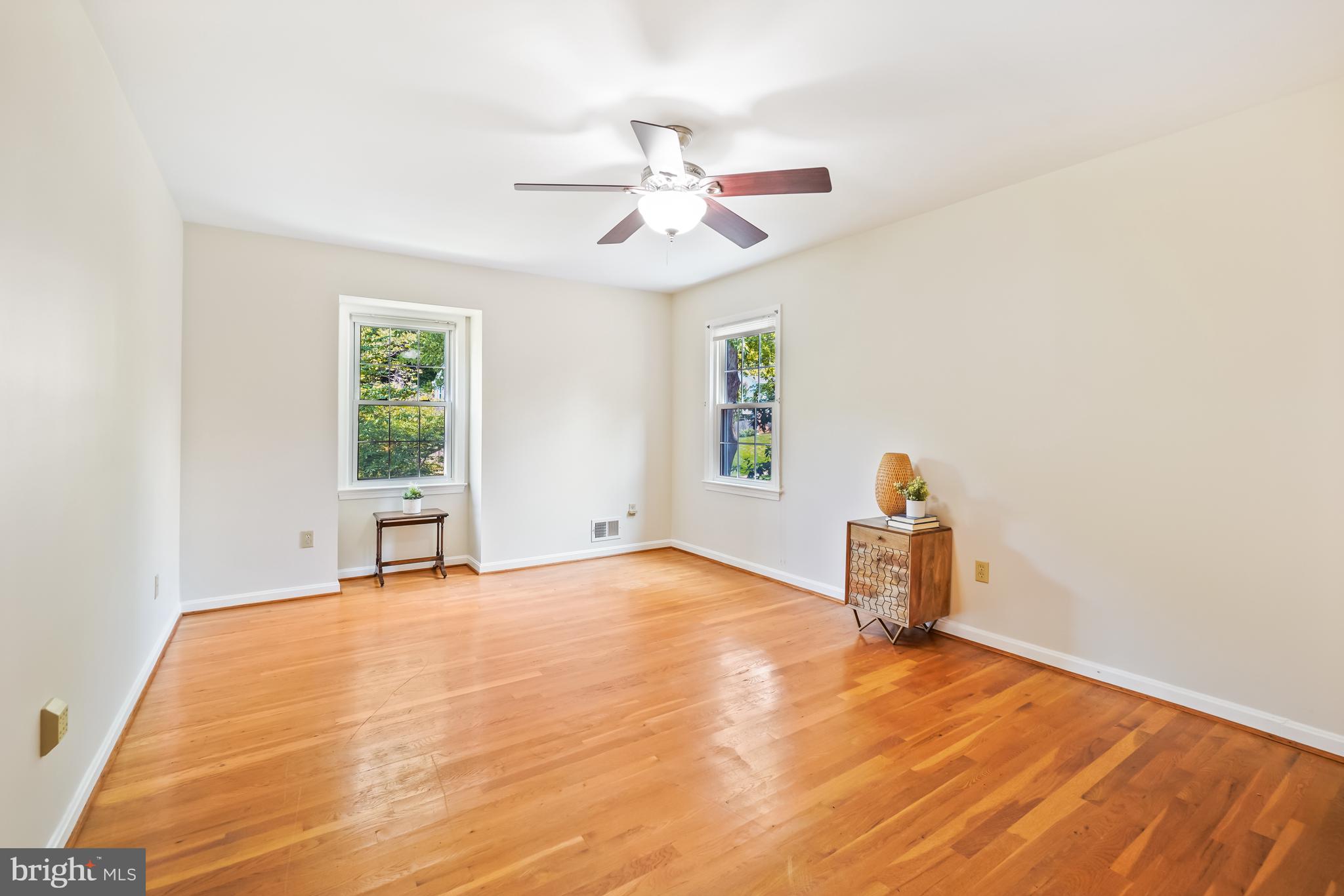 MANOR WOODS - Residential