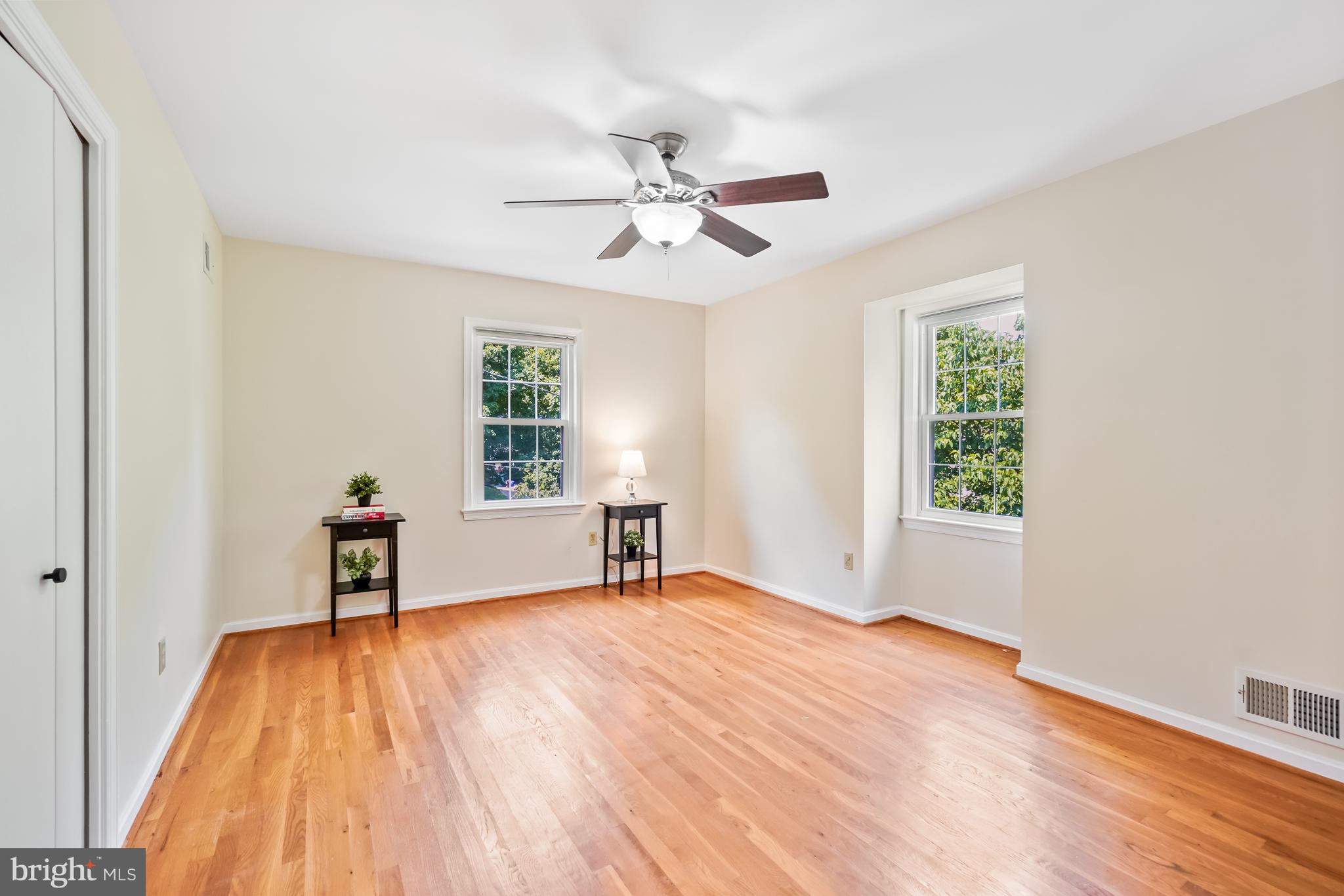 MANOR WOODS - Residential