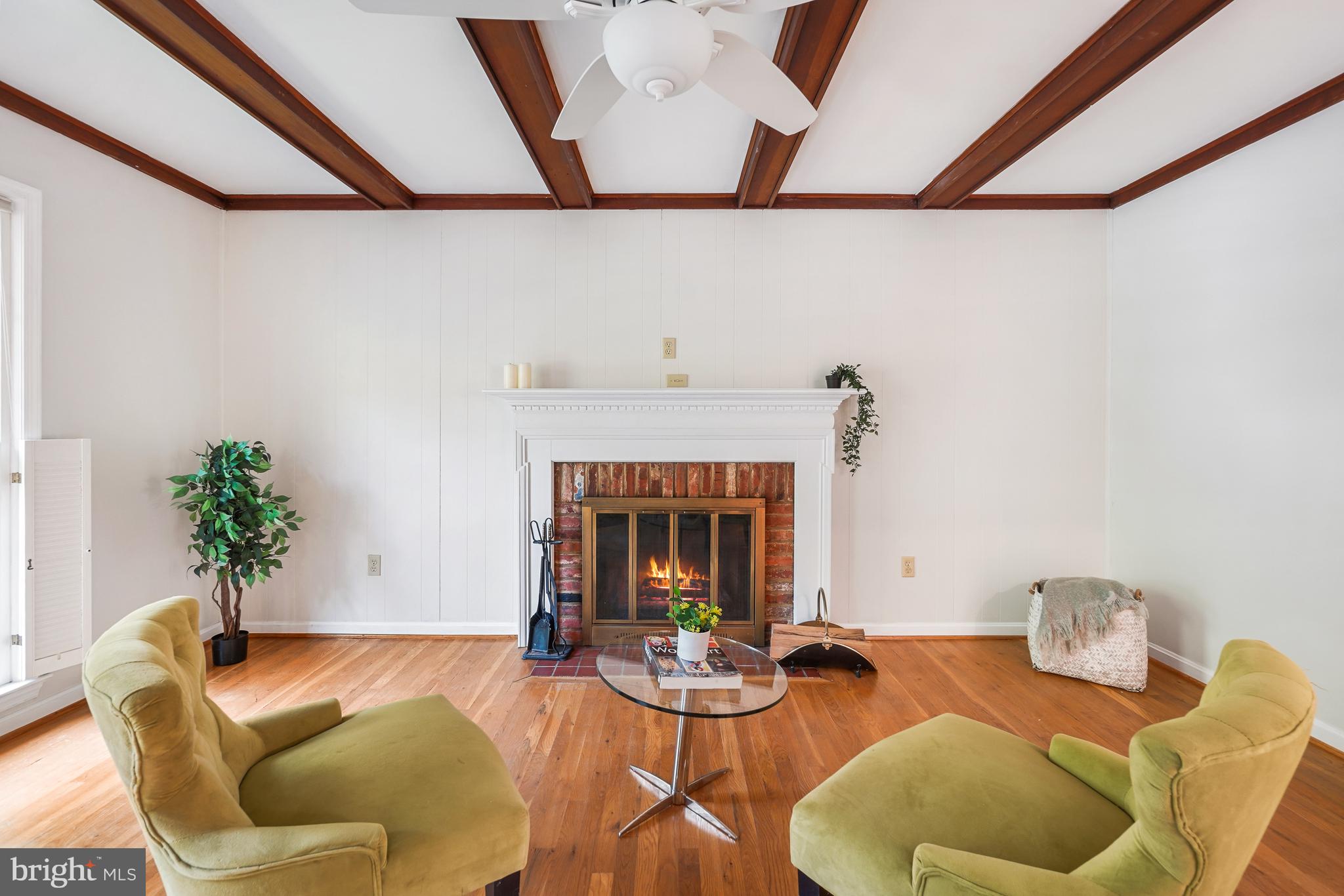 MANOR WOODS - Residential