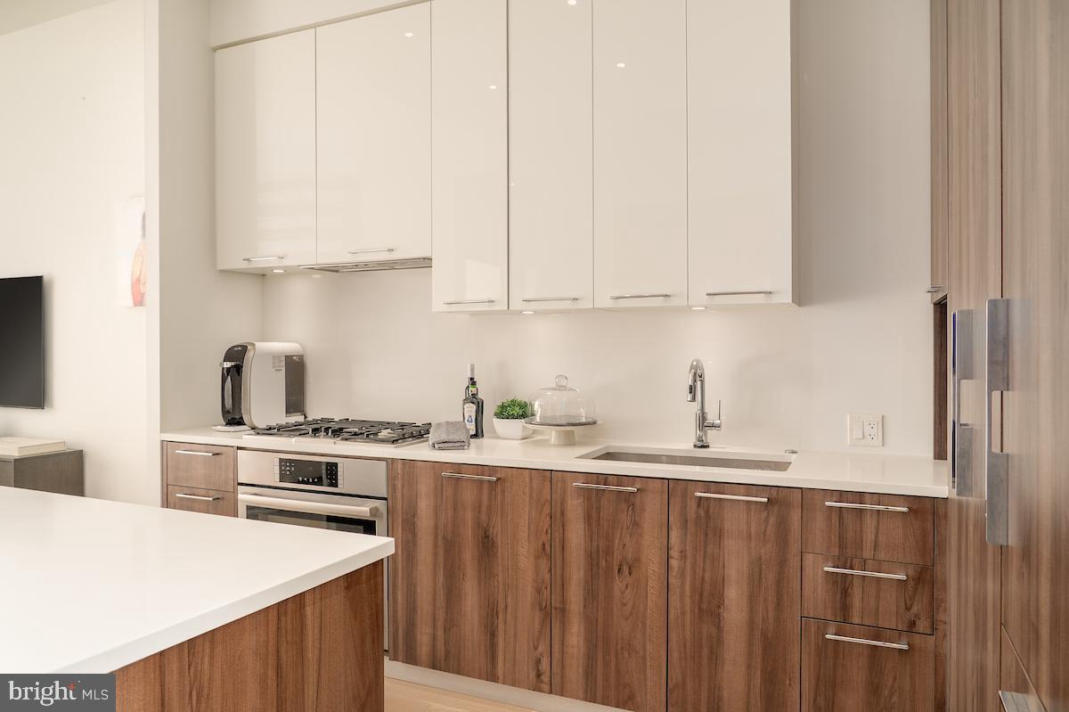THE BORO TYSONS - Residential
