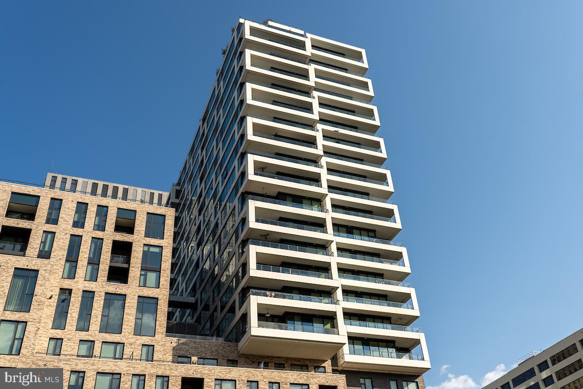 THE BORO TYSONS - Residential