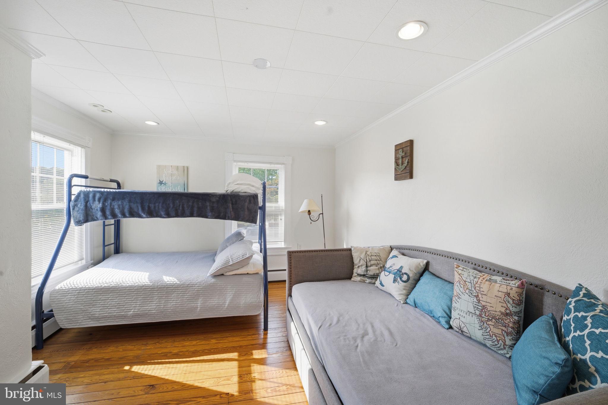 ROCK HALL - Residential