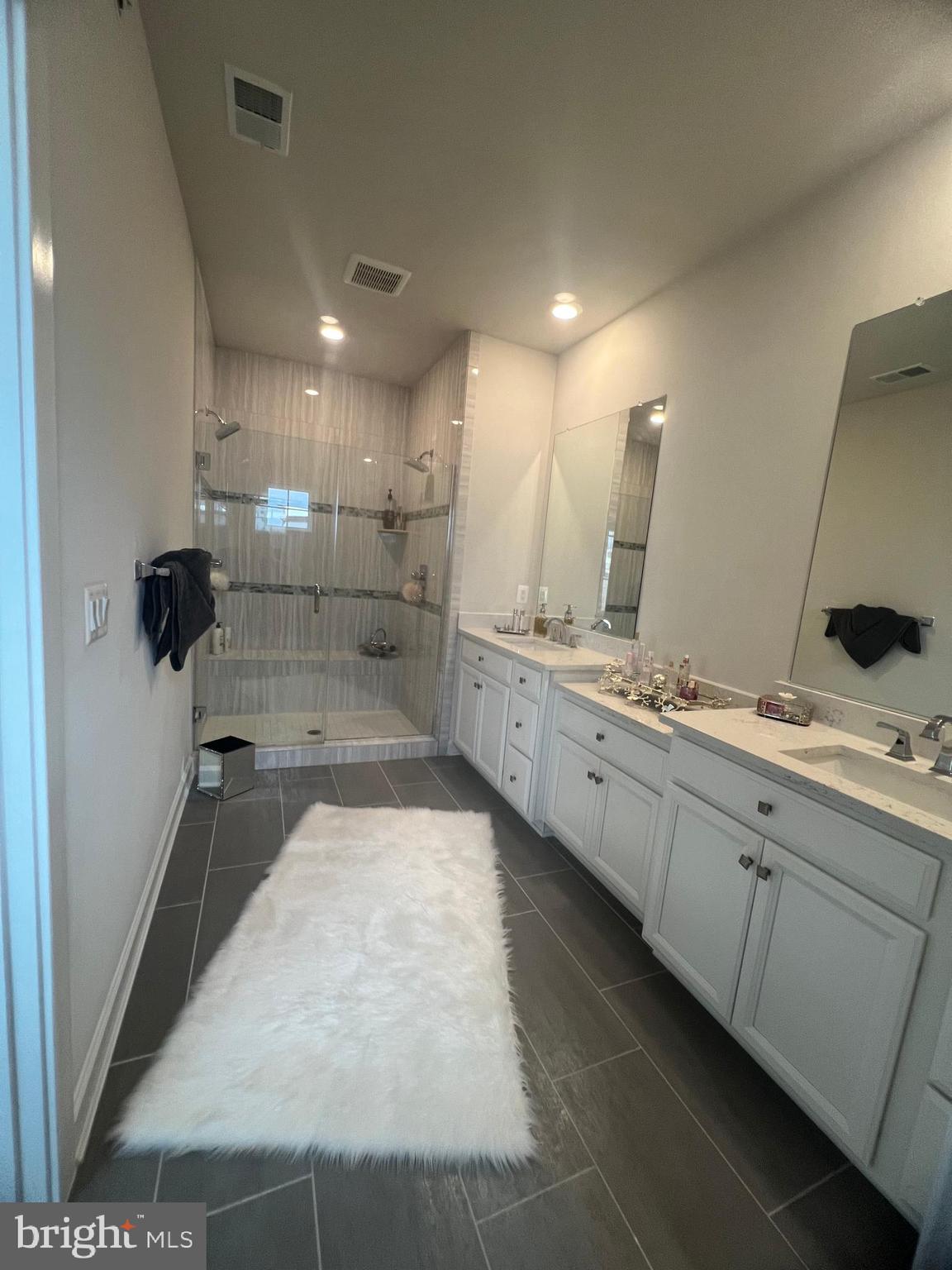 ONE LOUDOUN - Residential Lease